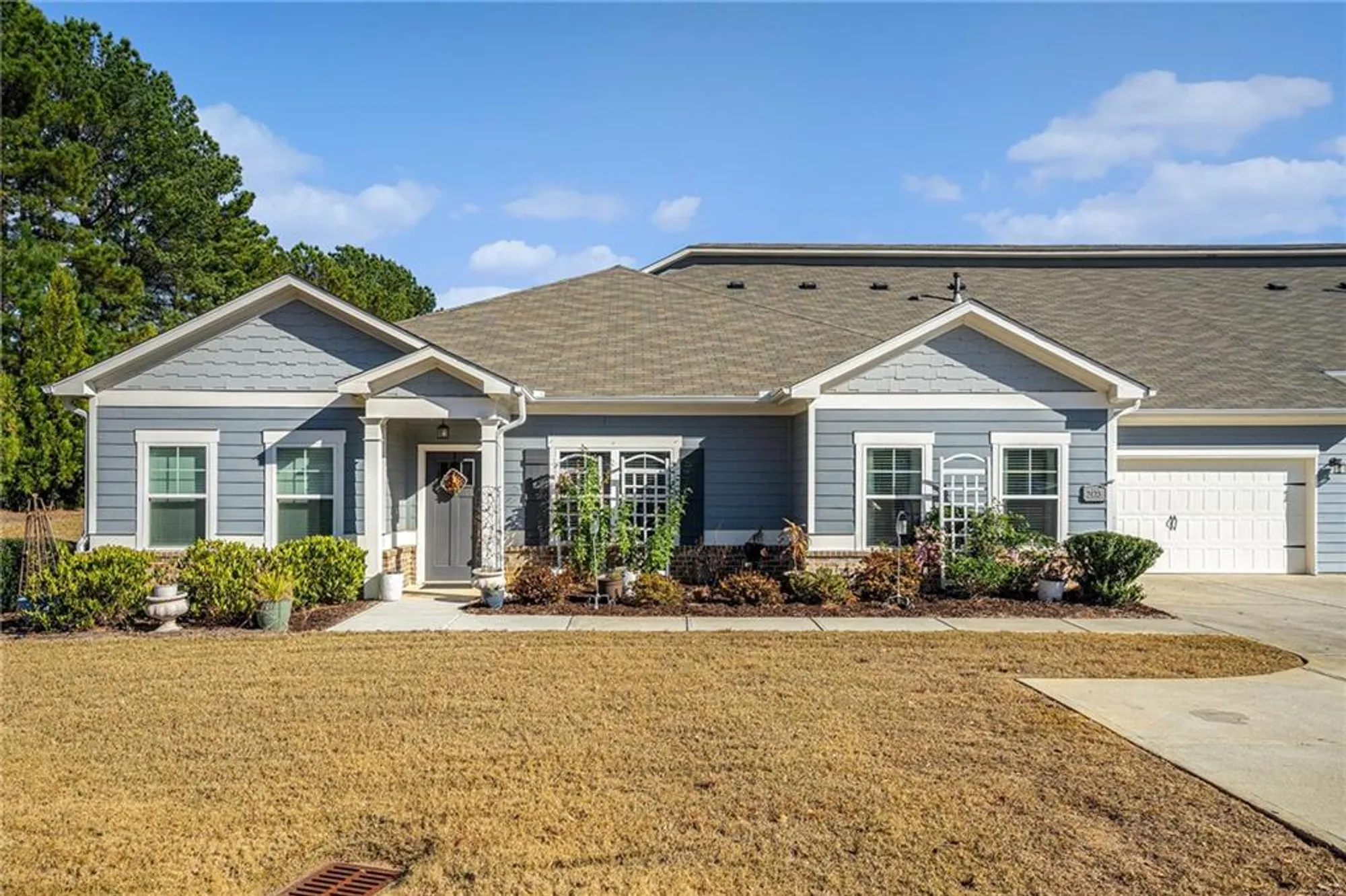 Property Slideshow image 1 of 32 | 2473 rathburn cir, Loganville, GA, 30052