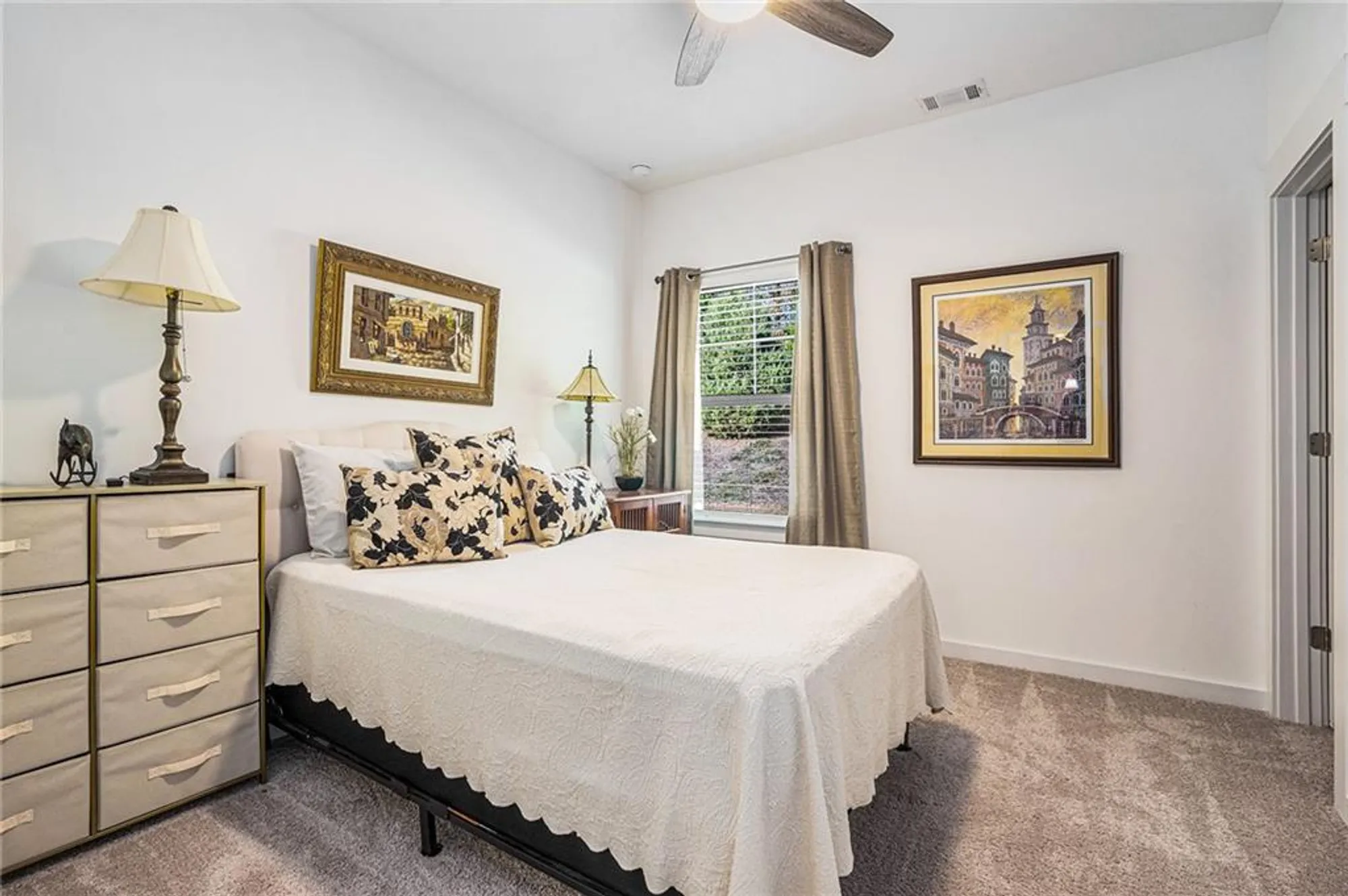 Property Slideshow image 24 of 32 | 2473 rathburn cir, Loganville, GA, 30052