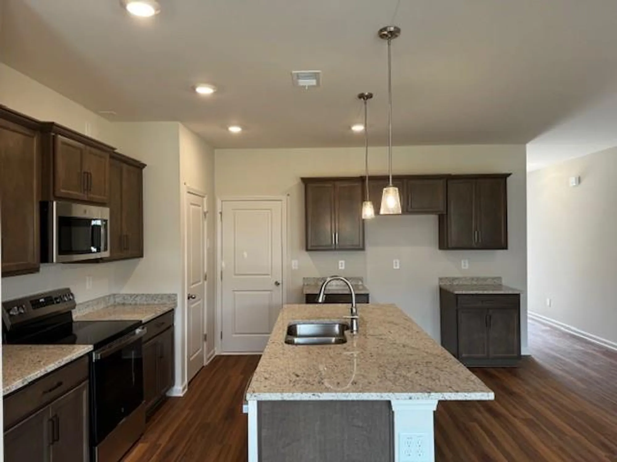 Property Slideshow image 6 of 15 | 328 mountain blvd s # t5, Jasper, GA, 30143