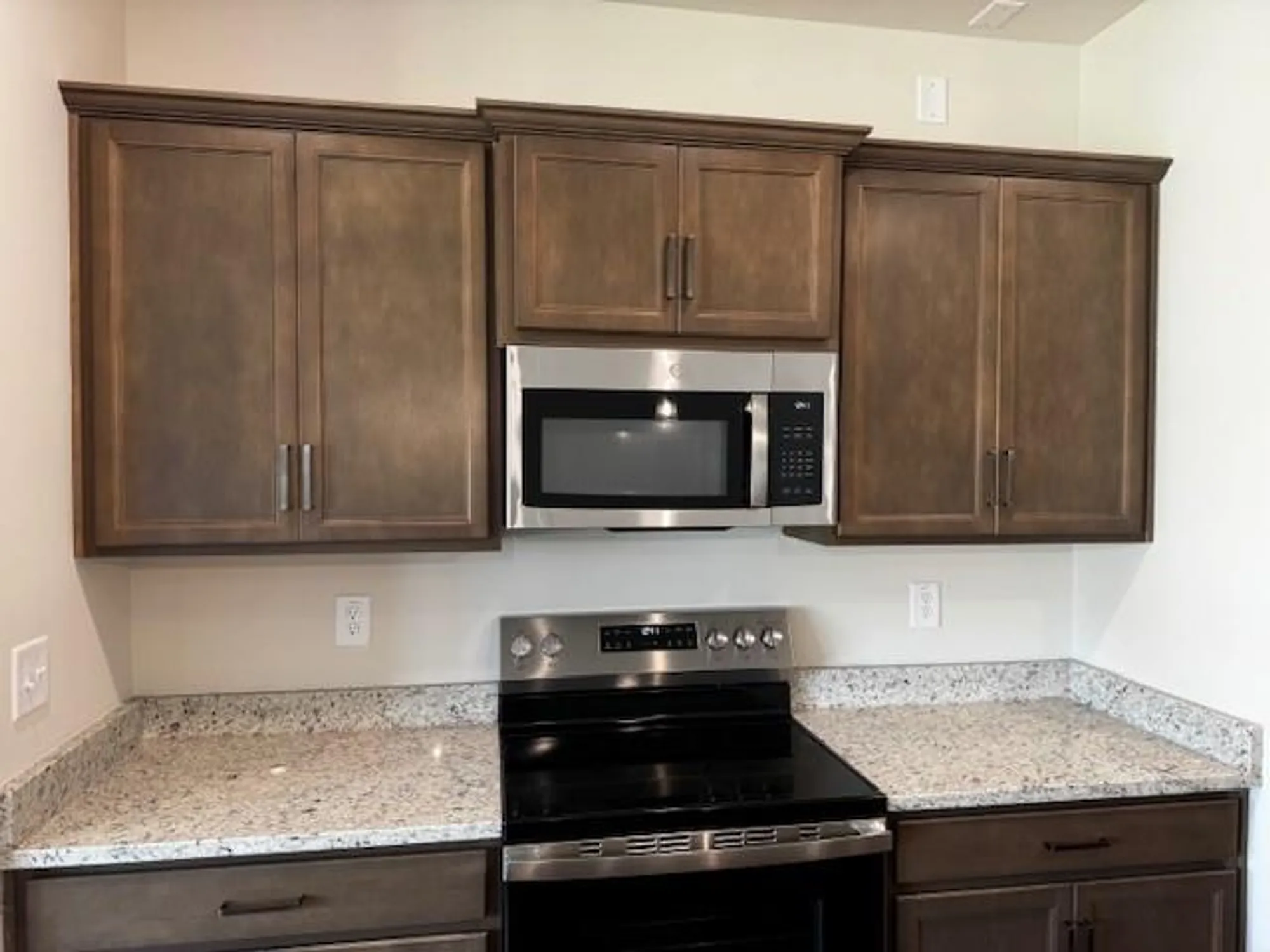 Property Slideshow image 8 of 15 | 328 mountain blvd s # t5, Jasper, GA, 30143