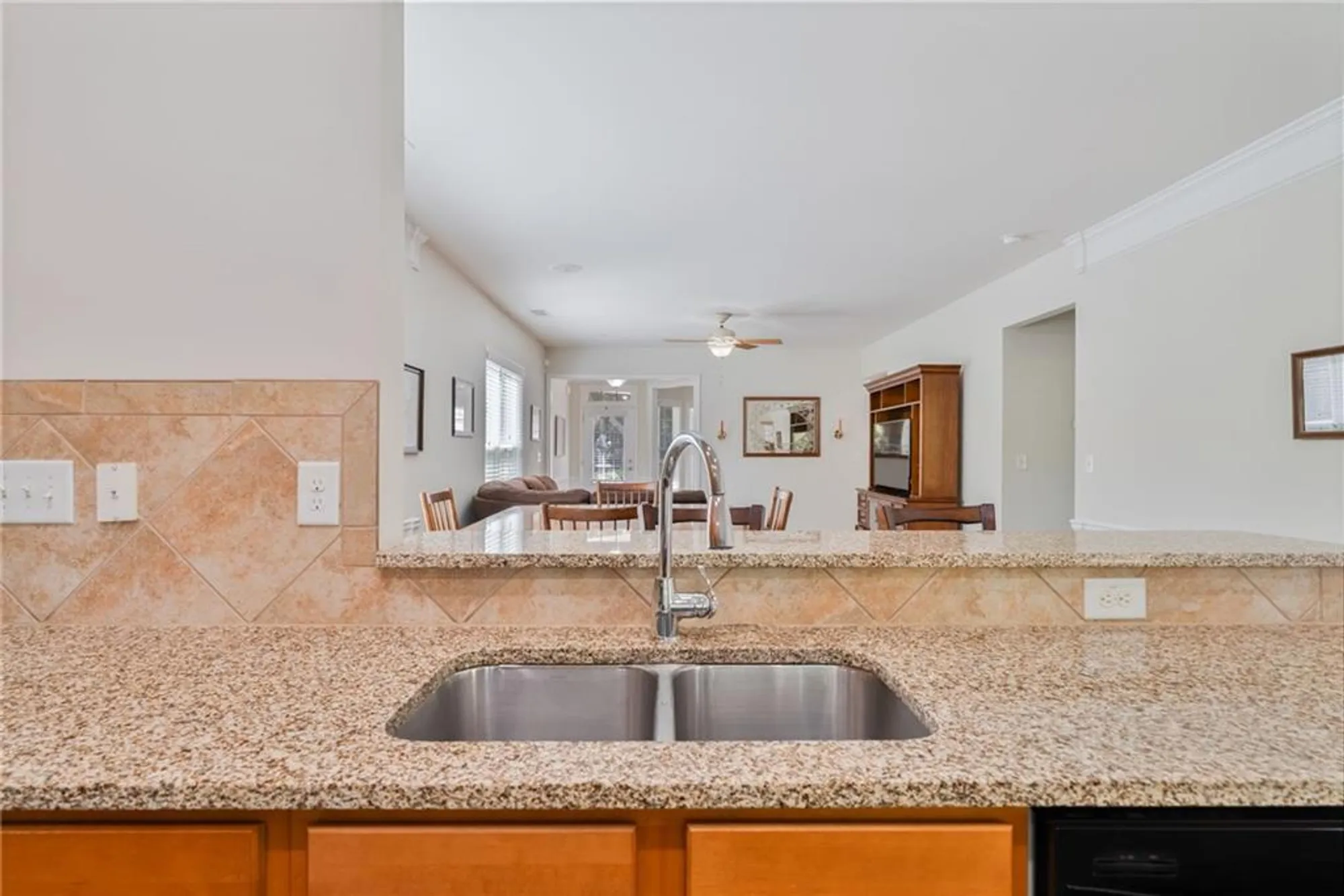 Property Slideshow image 31 of 91 | 329 sandy springs dr, Griffin, GA, 30223