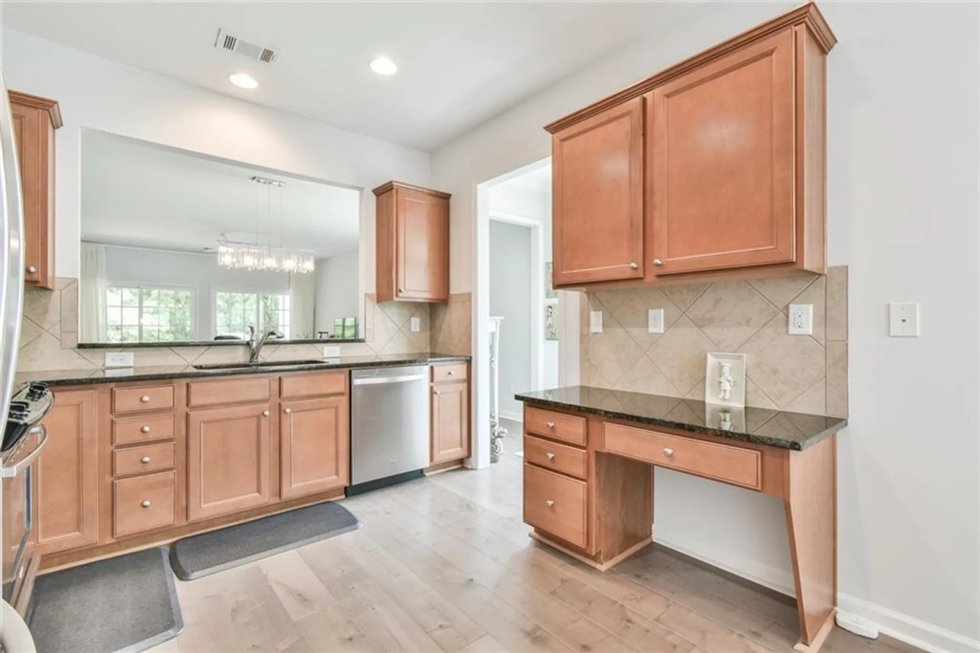 Property Slideshow image 5 of 30 | 6233 greenstone cir, Hoschton, GA, 30548