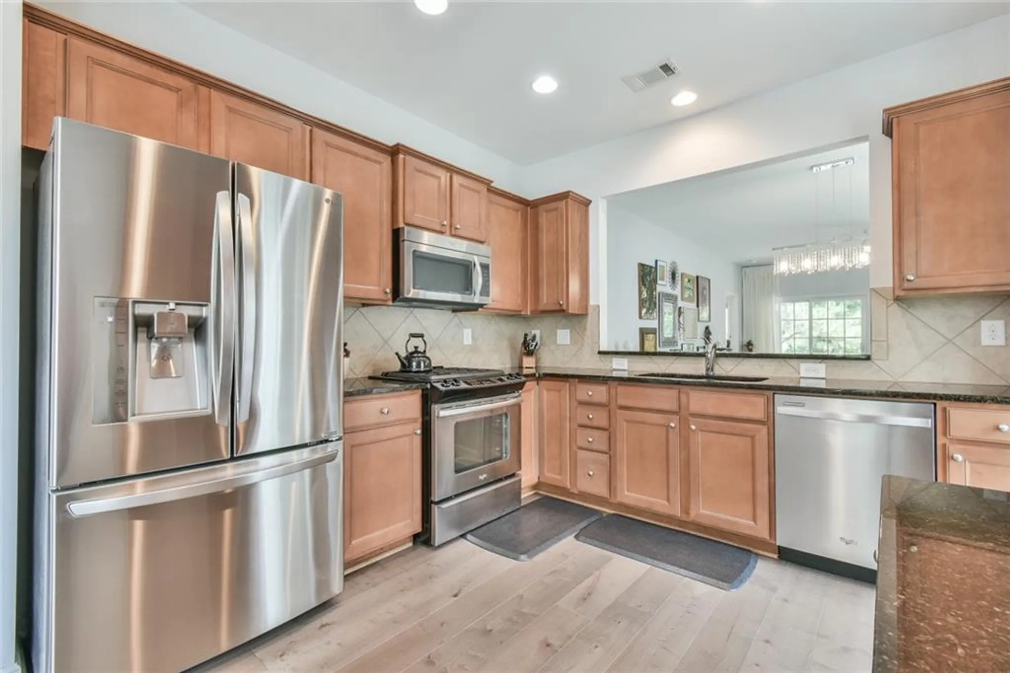 Property Slideshow image 6 of 30 | 6233 greenstone cir, Hoschton, GA, 30548