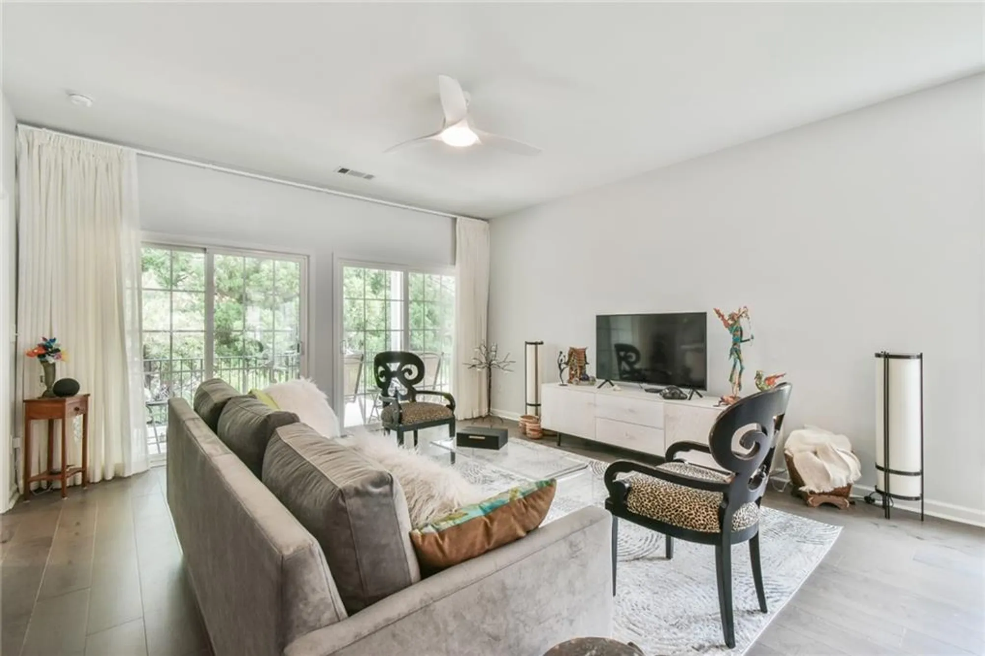 Property Slideshow image 14 of 30 | 6233 greenstone cir, Hoschton, GA, 30548