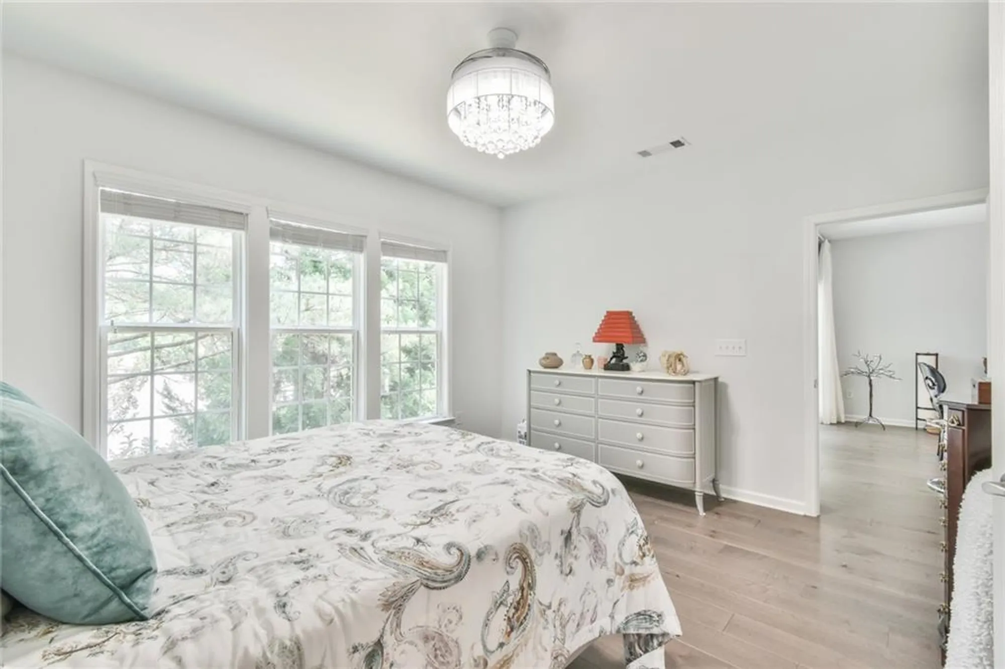 Property Slideshow image 22 of 30 | 6233 greenstone cir, Hoschton, GA, 30548