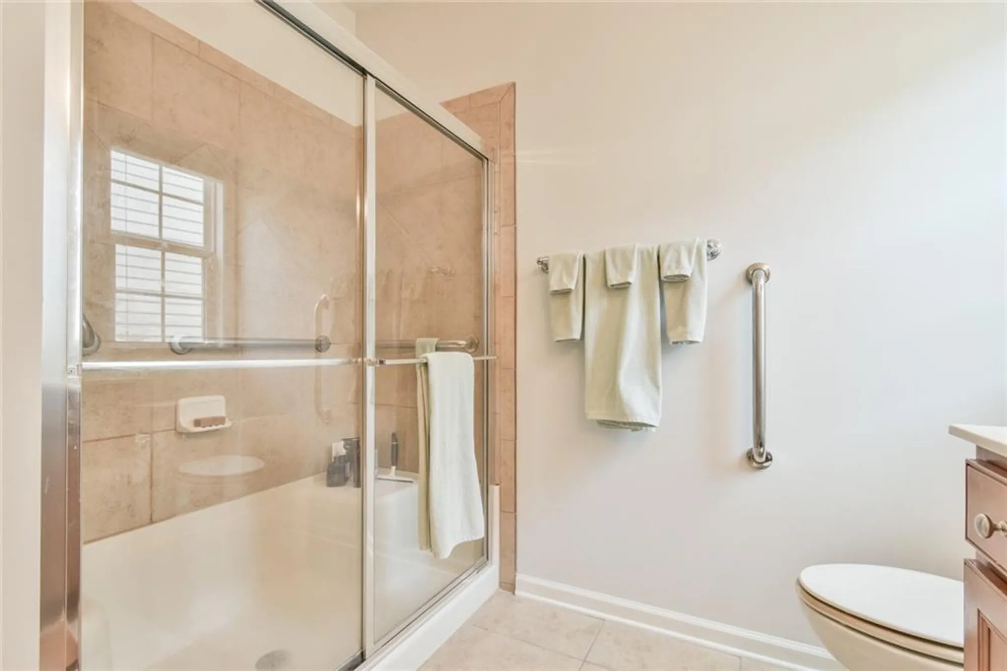 Property Slideshow image 25 of 30 | 6233 greenstone cir, Hoschton, GA, 30548