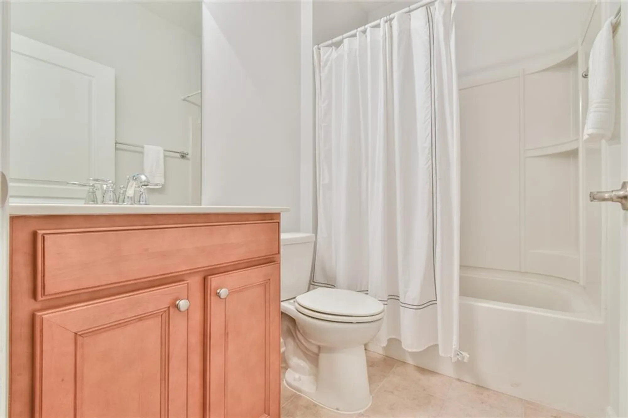 Property Slideshow image 18 of 30 | 6233 greenstone cir, Hoschton, GA, 30548
