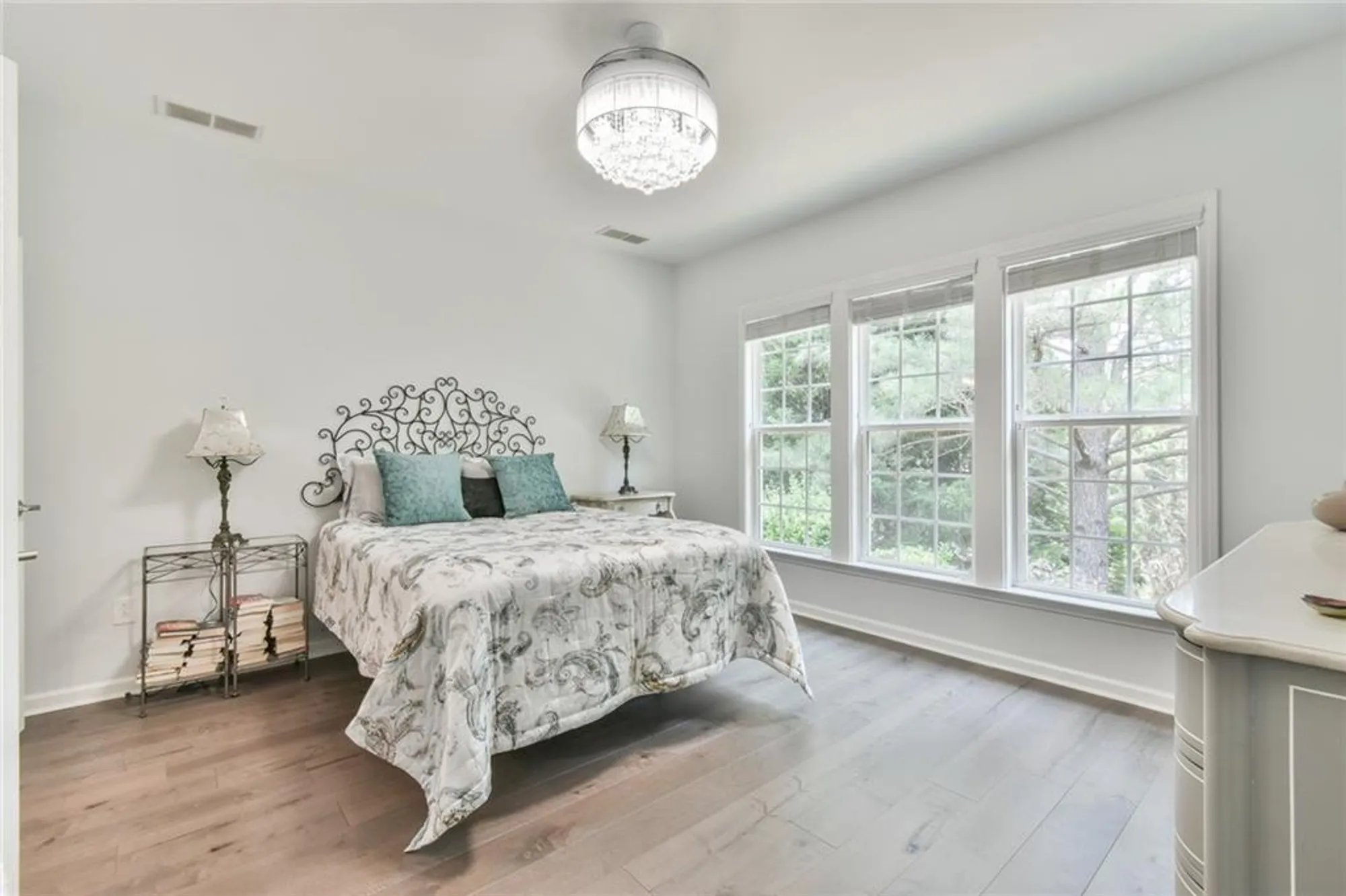 Property Slideshow image 20 of 30 | 6233 greenstone cir, Hoschton, GA, 30548