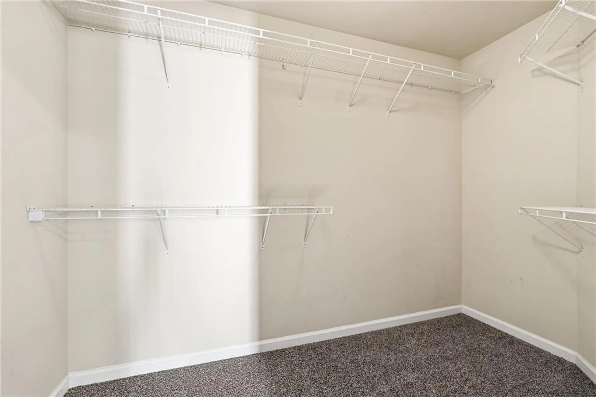 Property Slideshow image 21 of 38 | 384 creek manor way, Suwanee, GA, 30024