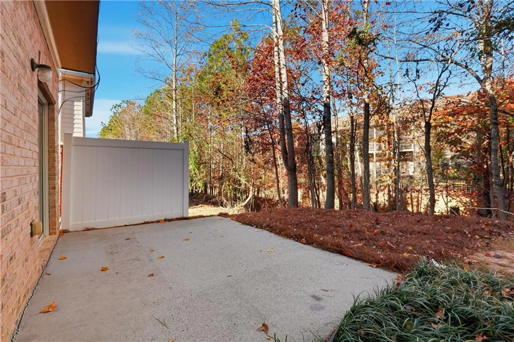 Property Slideshow image 29 of 38 | 384 creek manor way, Suwanee, GA, 30024