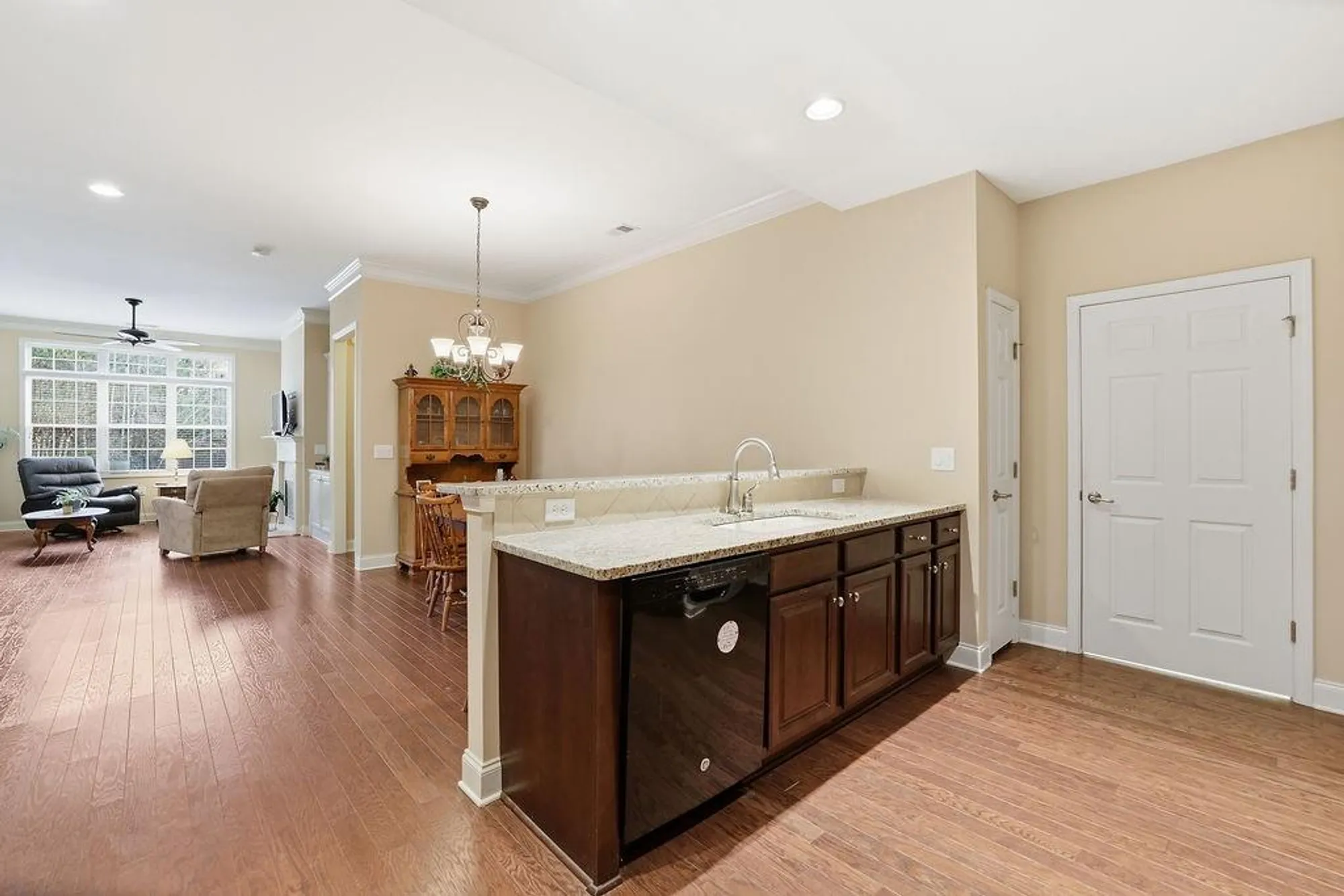 Property Slideshow image 16 of 35 | 238 orchards cir # 238, Woodstock, GA, 30188