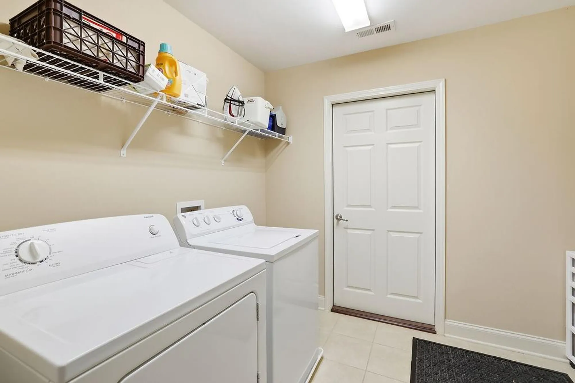 Property Slideshow image 27 of 35 | 238 orchards cir # 238, Woodstock, GA, 30188