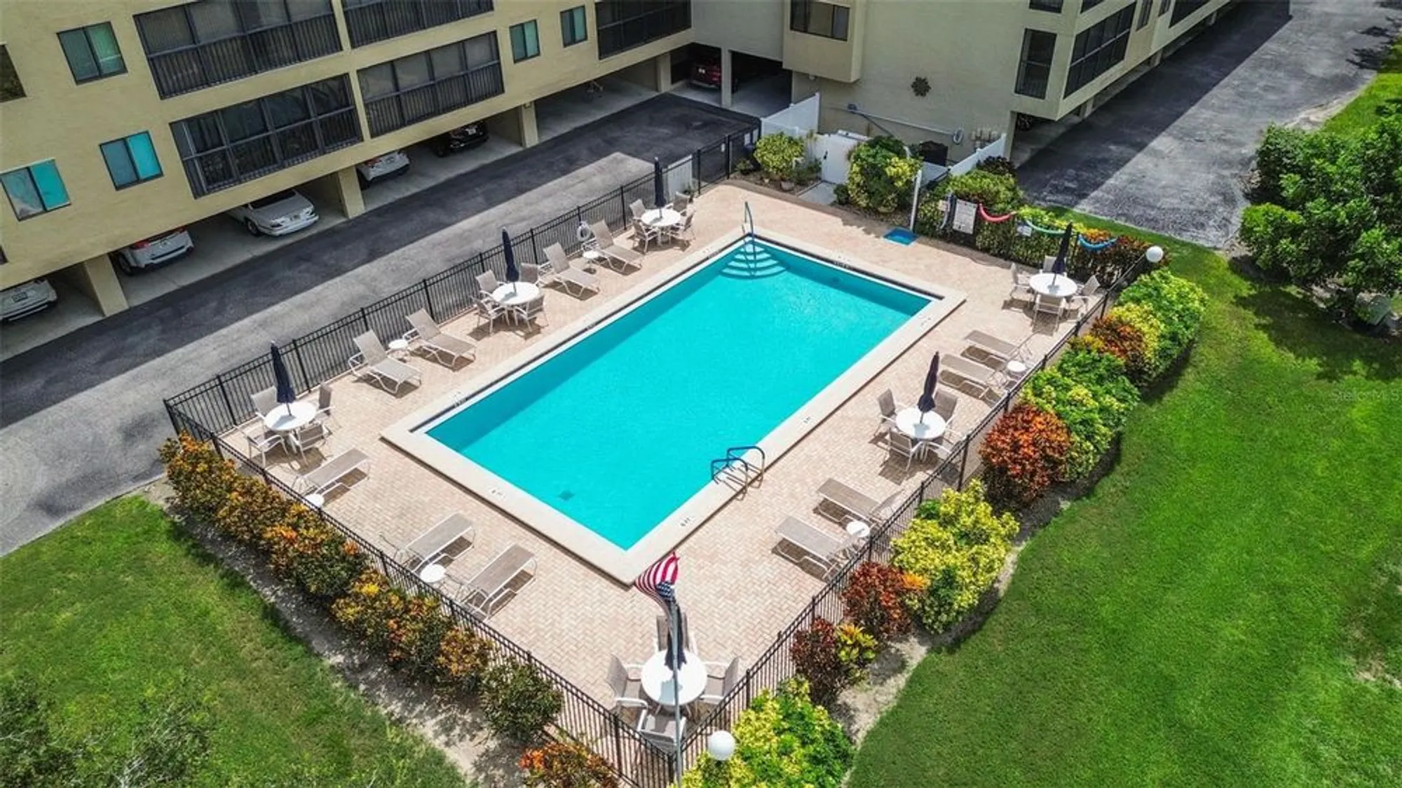 Property Slideshow image 28 of 37 | 1933 golfview dr # 1933, Tarpon Springs, FL, 34689