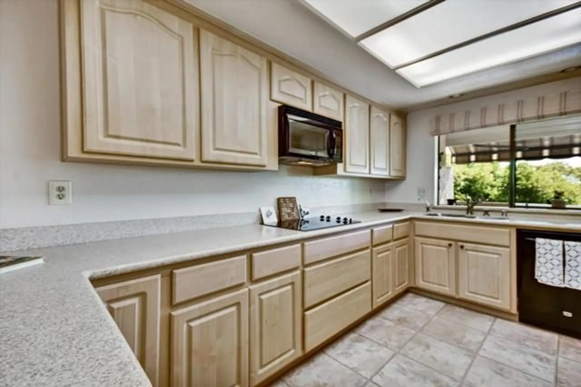 Property Slideshow image 6 of 59 | 7302 via granja, San Jose, CA, 95135