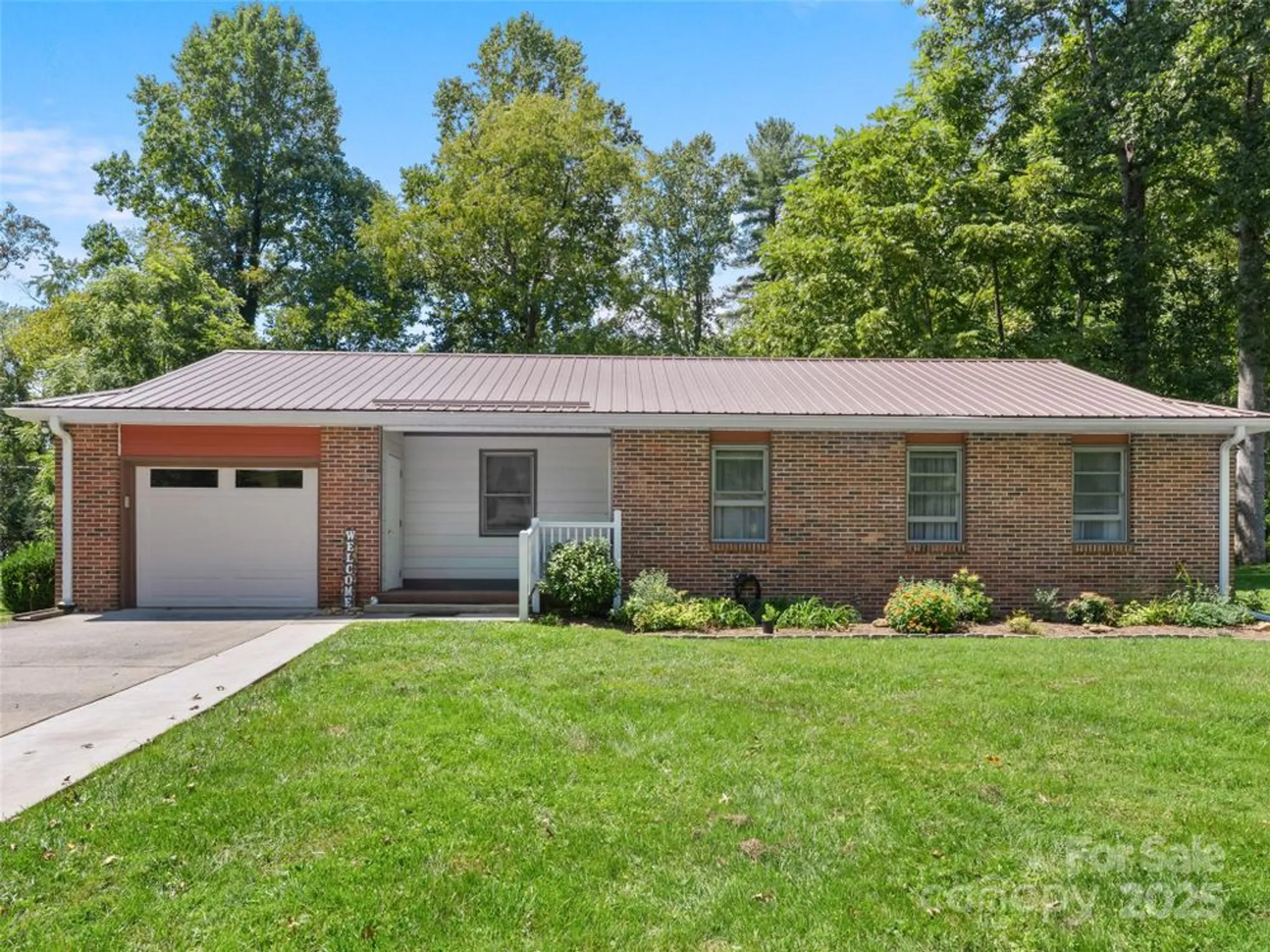 Property Slideshow image 34 of 37 | 33 resada dr, Brevard, NC, 28712