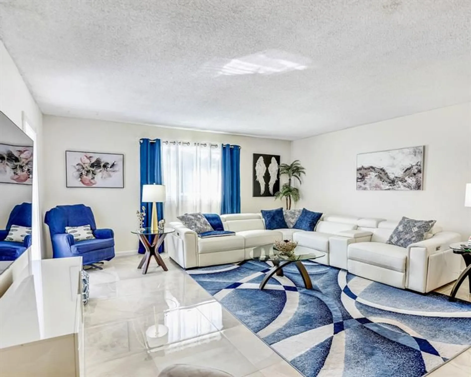 Property Slideshow image 16 of 25 | 4751 nw 21st st 300, Lauderhill, FL, 33313