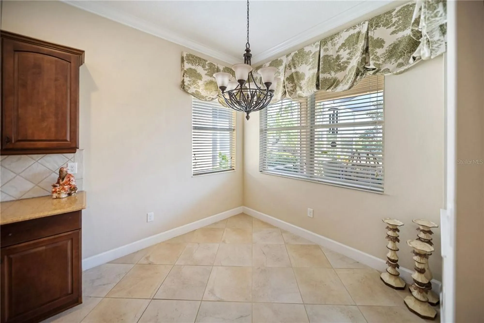 Property Slideshow image 14 of 43 | 305 siena vista pl, Sun City Center, FL, 33573