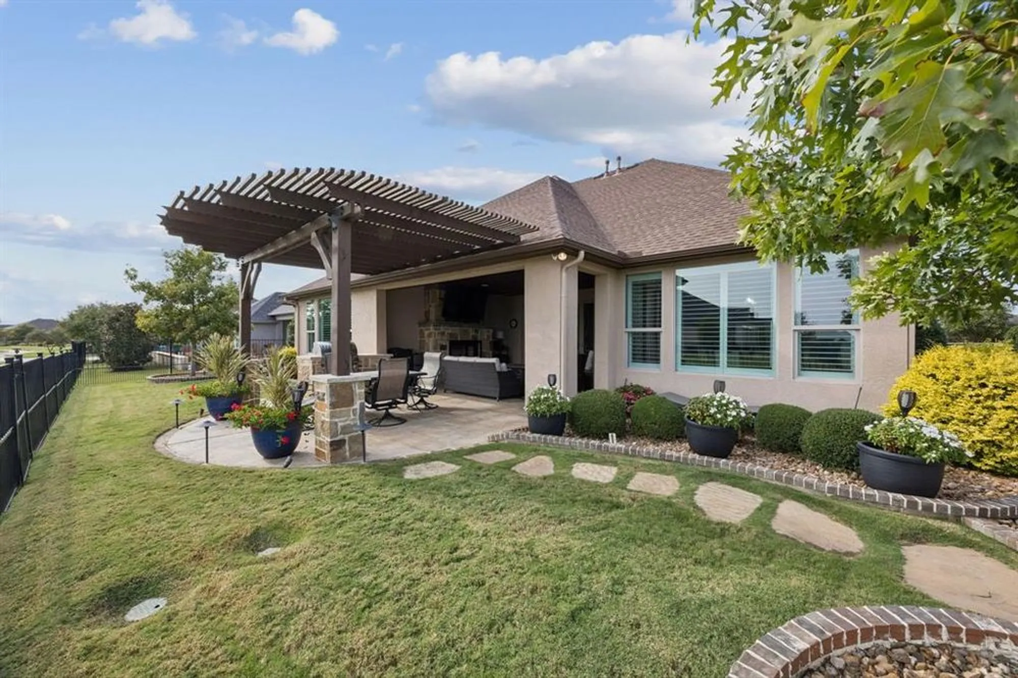 Property Slideshow image 27 of 38 | 12225 grosbeak dr, Denton, TX, 76207