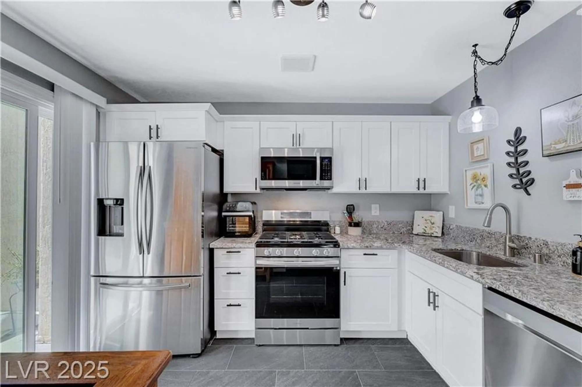 Property Slideshow image 10 of 55 | 2456 desert butte dr, Las Vegas, NV, 89134