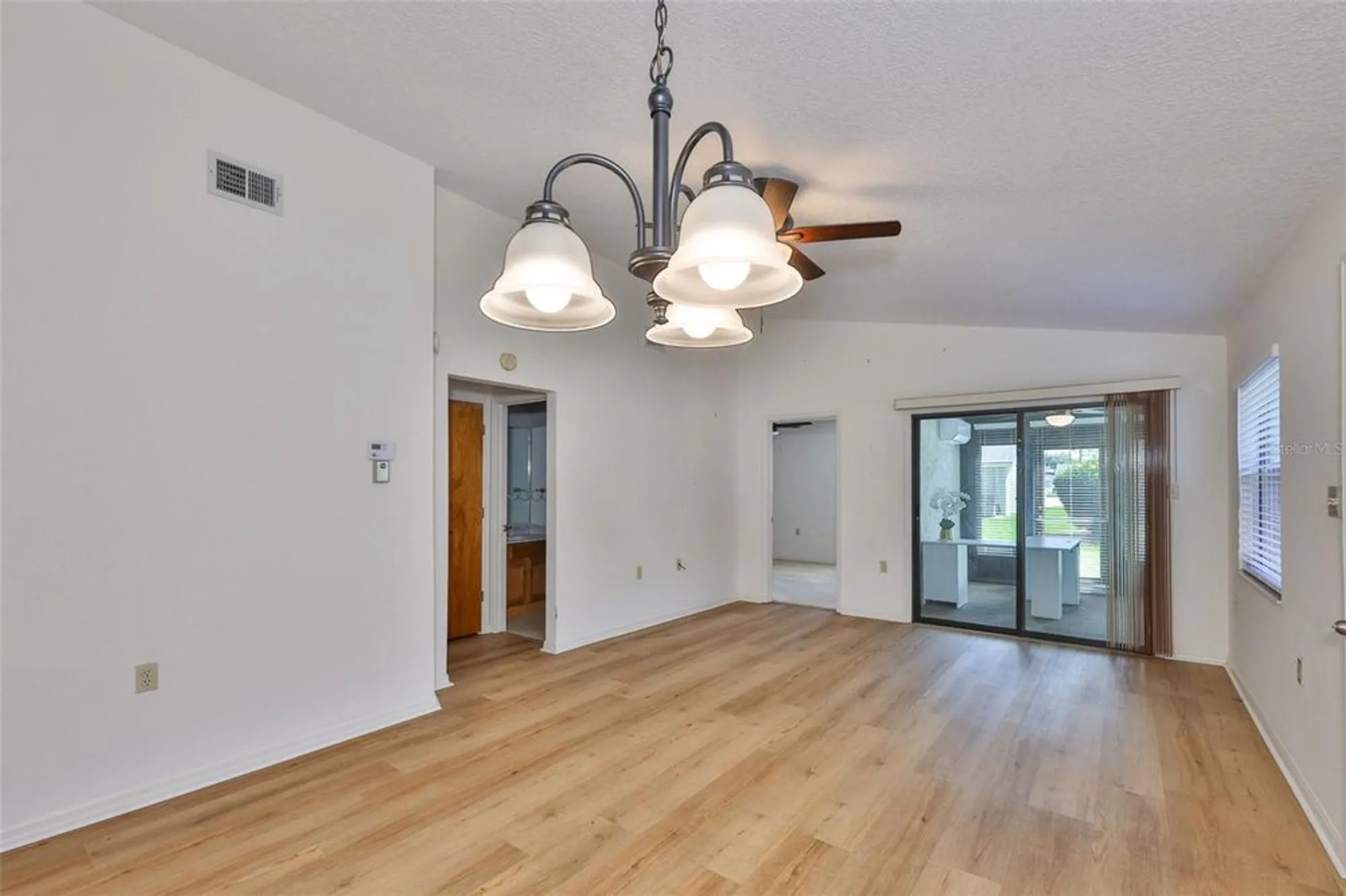 Property Slideshow image 9 of 39 | 6253 sandpipers dr, Lakeland, FL, 33809