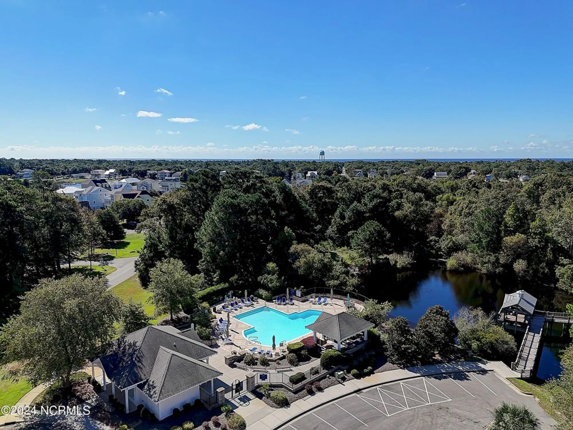 Property Slideshow image 33 of 61 | 2537 st james dr apt 303, Southport, NC, 28461