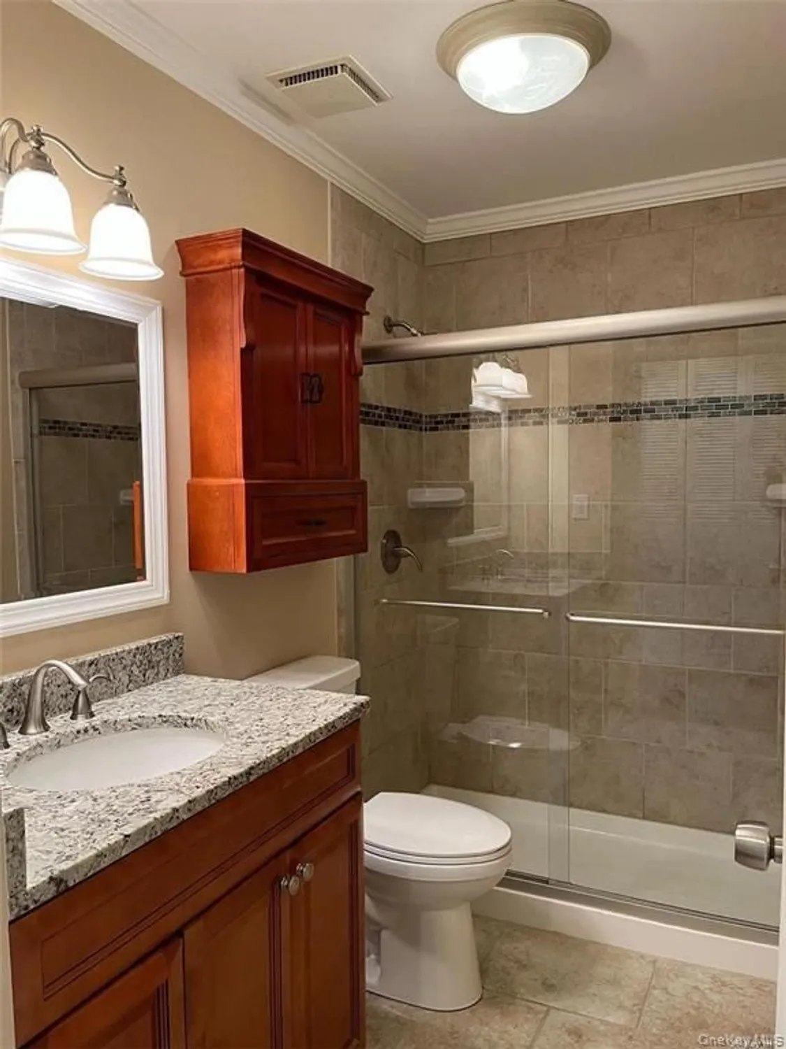 Property Slideshow image 12 of 21 | 424 woodbridge dr d, Ridge, NY, 11961
