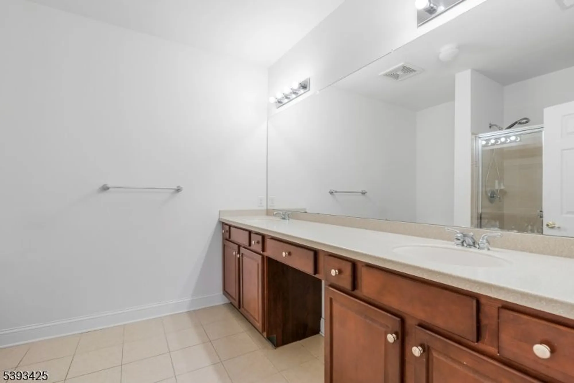 Property Slideshow image 16 of 29 | 266 victoria dr, Bridgewater, NJ, 08807