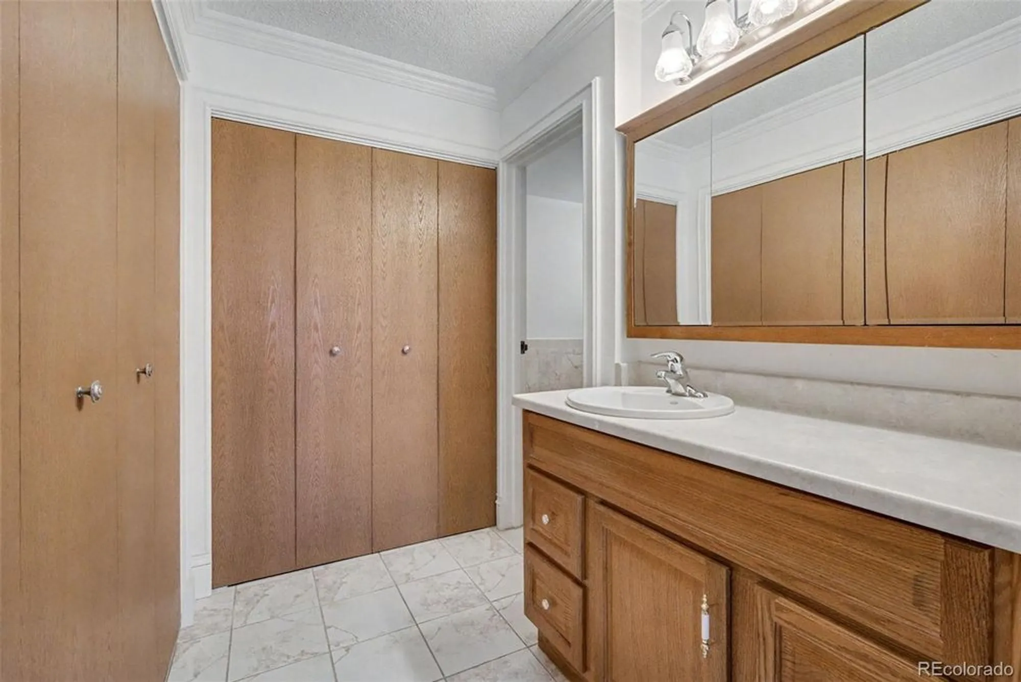 Property Slideshow image 20 of 50 | 14390 e marina dr 302, Aurora, CO, 80014