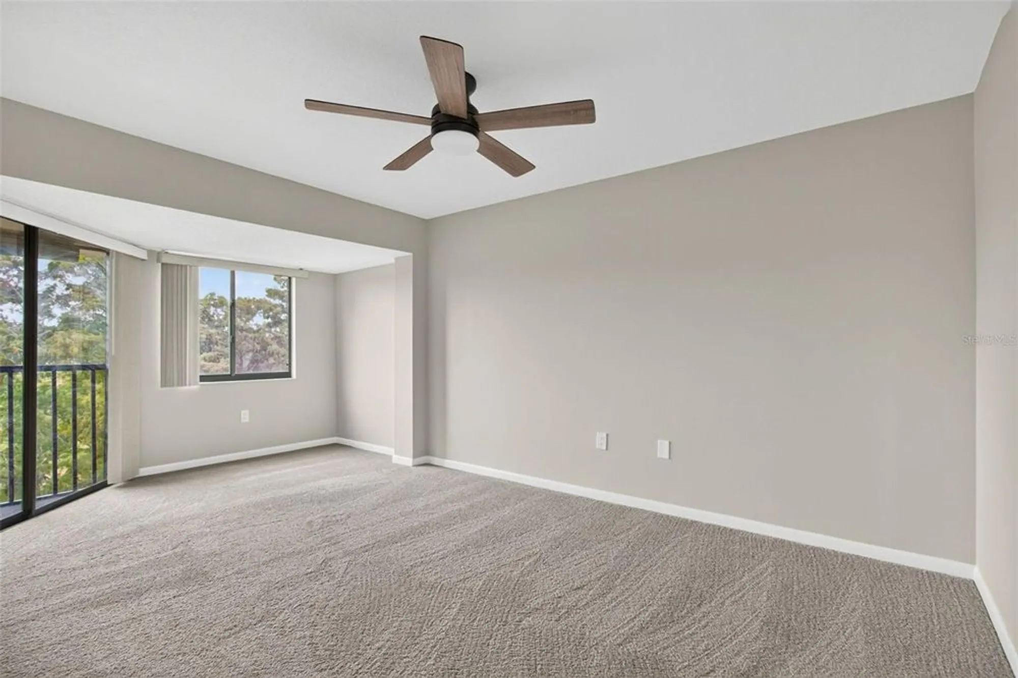Property Slideshow image 16 of 37 | 1933 golfview dr # 1933, Tarpon Springs, FL, 34689