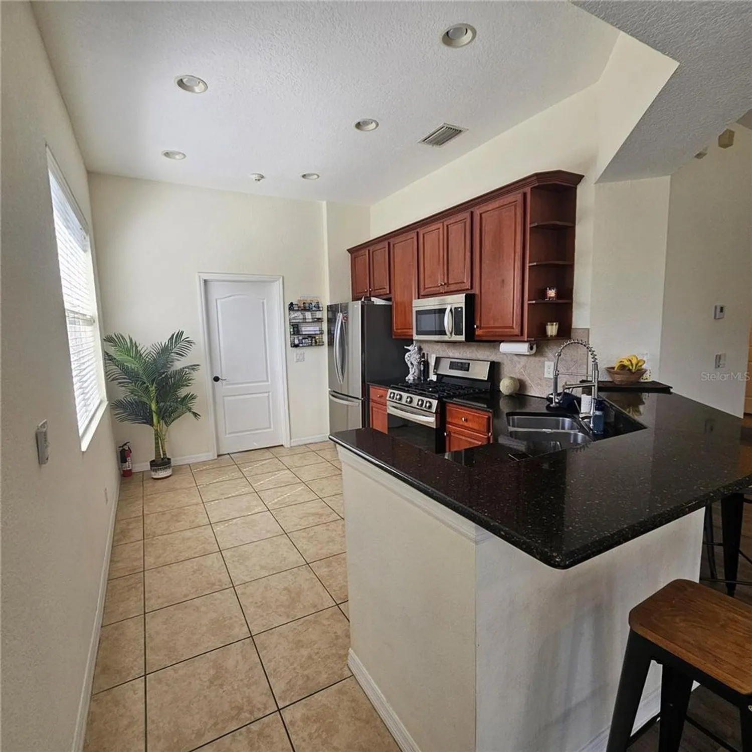Property Slideshow image 12 of 44 | 920 regal manor way, Sun City Center, FL, 33573