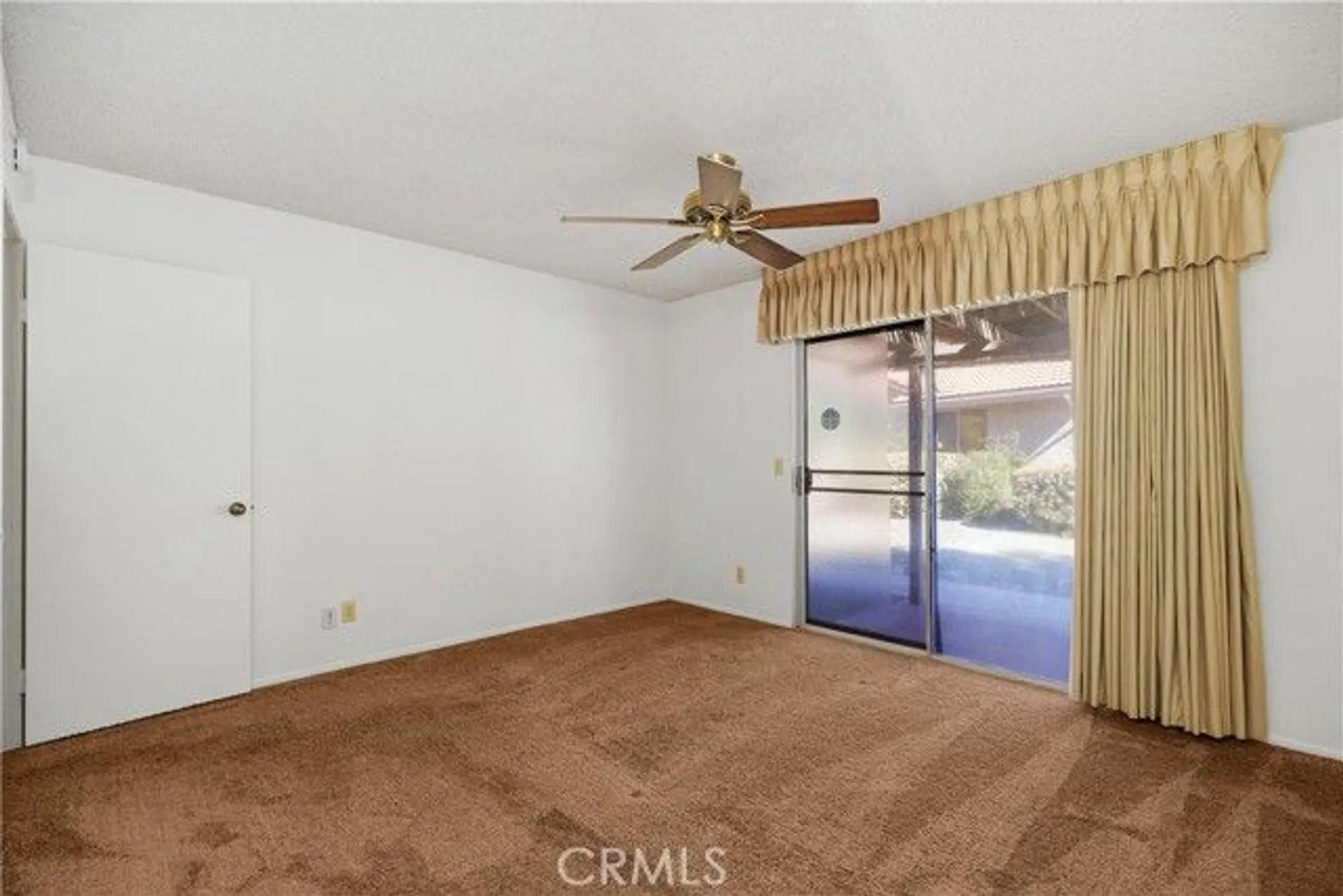 Property Slideshow image 16 of 32 | 1150 lemon gum ln, Hemet, CA, 92545