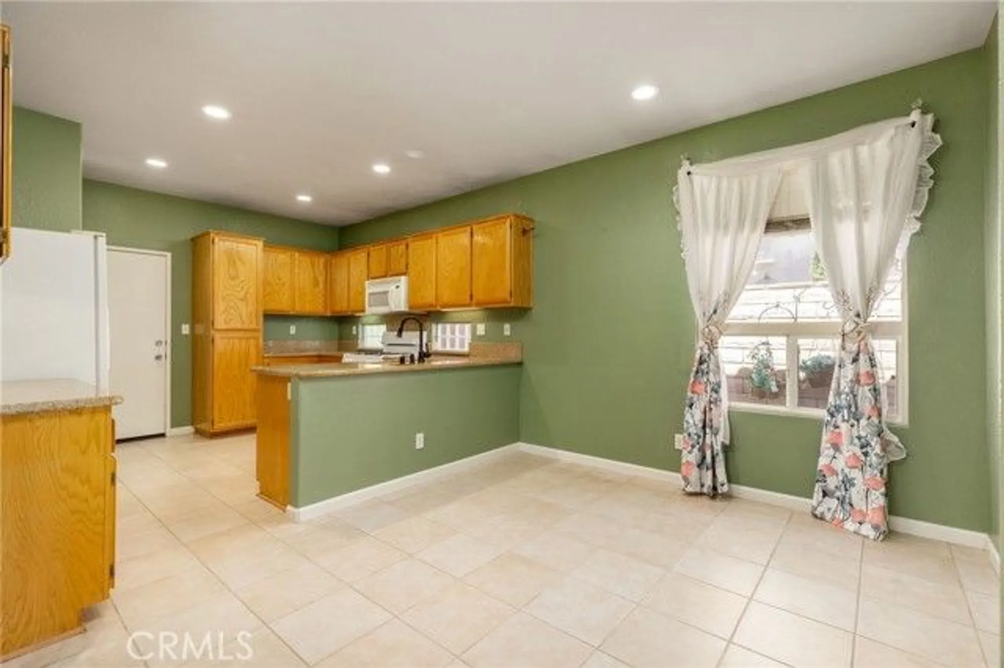 Property Slideshow image 8 of 23 | 4824 oakhurst ave, Banning, CA, 92220