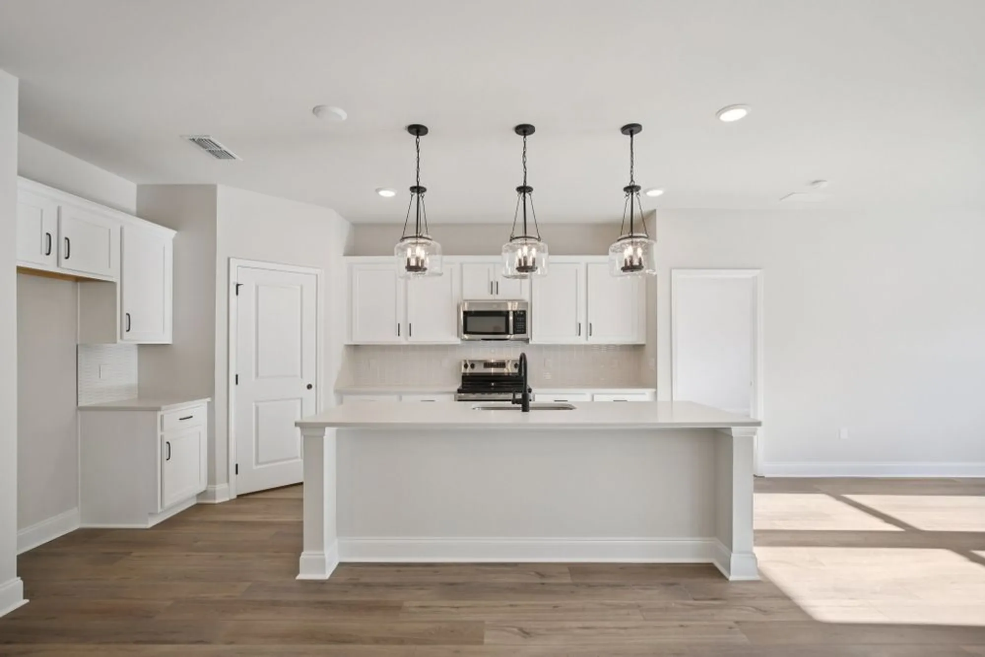 Property Slideshow image 15 of 54 | 328 stonehaus cir, Antioch, TN, 37013