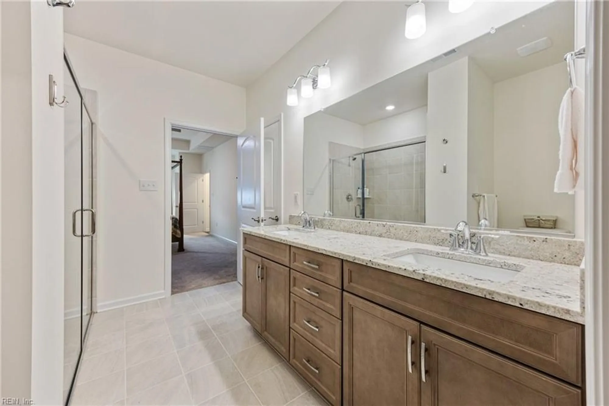 Property Slideshow image 19 of 39 | 221 richmond ave, Smithfield, VA, 23430