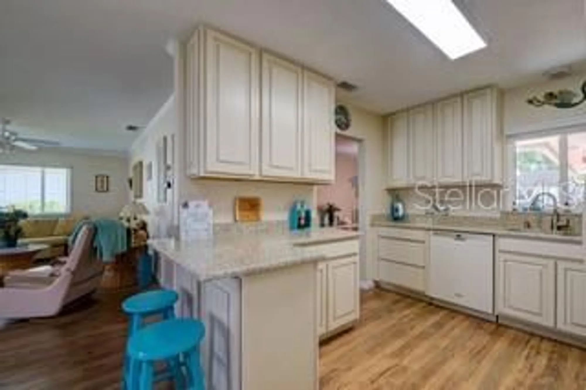 Property Slideshow image 16 of 49 | 2609 riverbluff pkwy # 146, Sarasota, FL, 34231