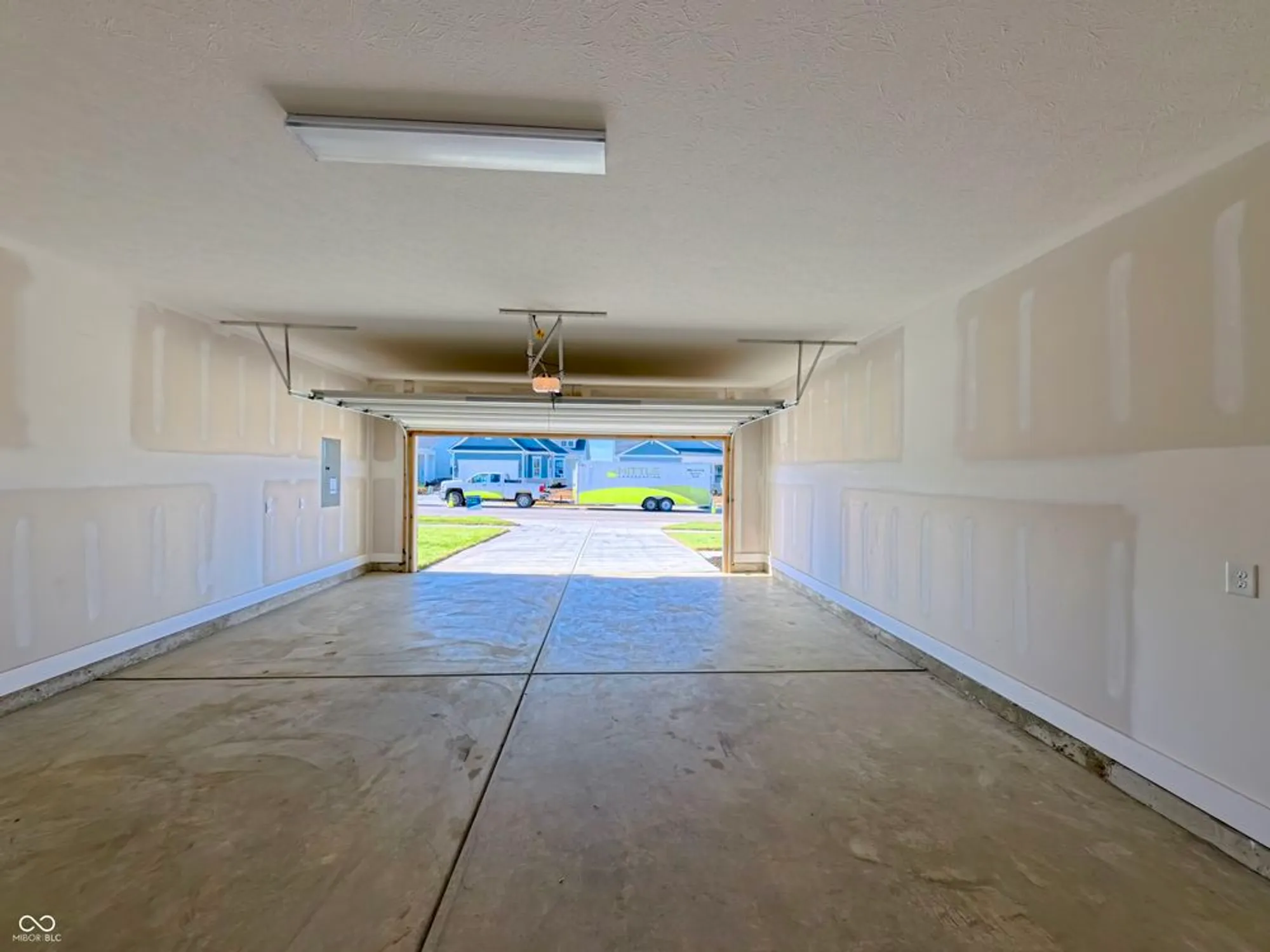 Property Slideshow image 48 of 61 | 811 daisy st, Greenwood, IN, 46143