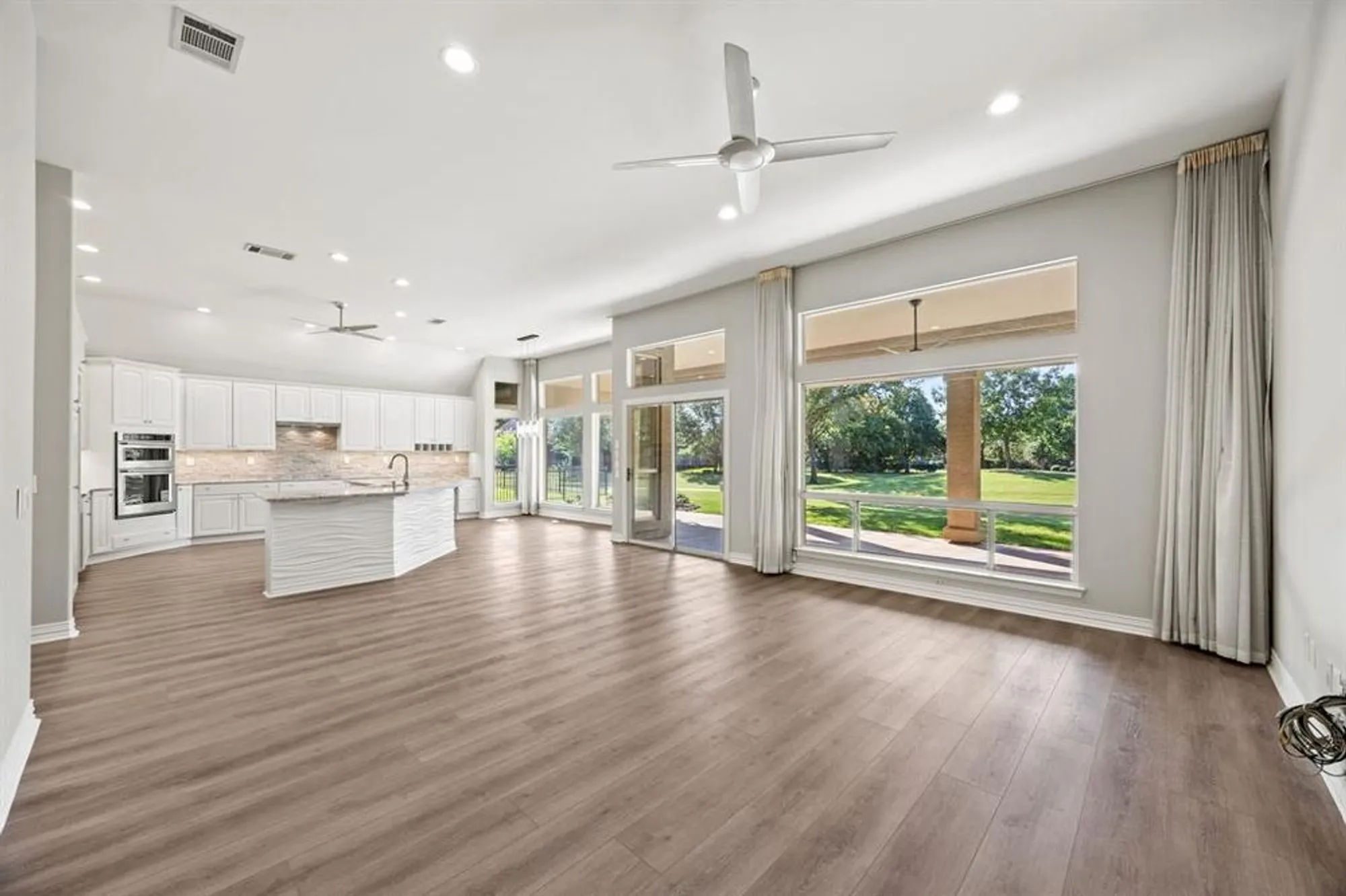 Property Slideshow image 6 of 30 | 10409 countryside dr, Denton, TX, 76207