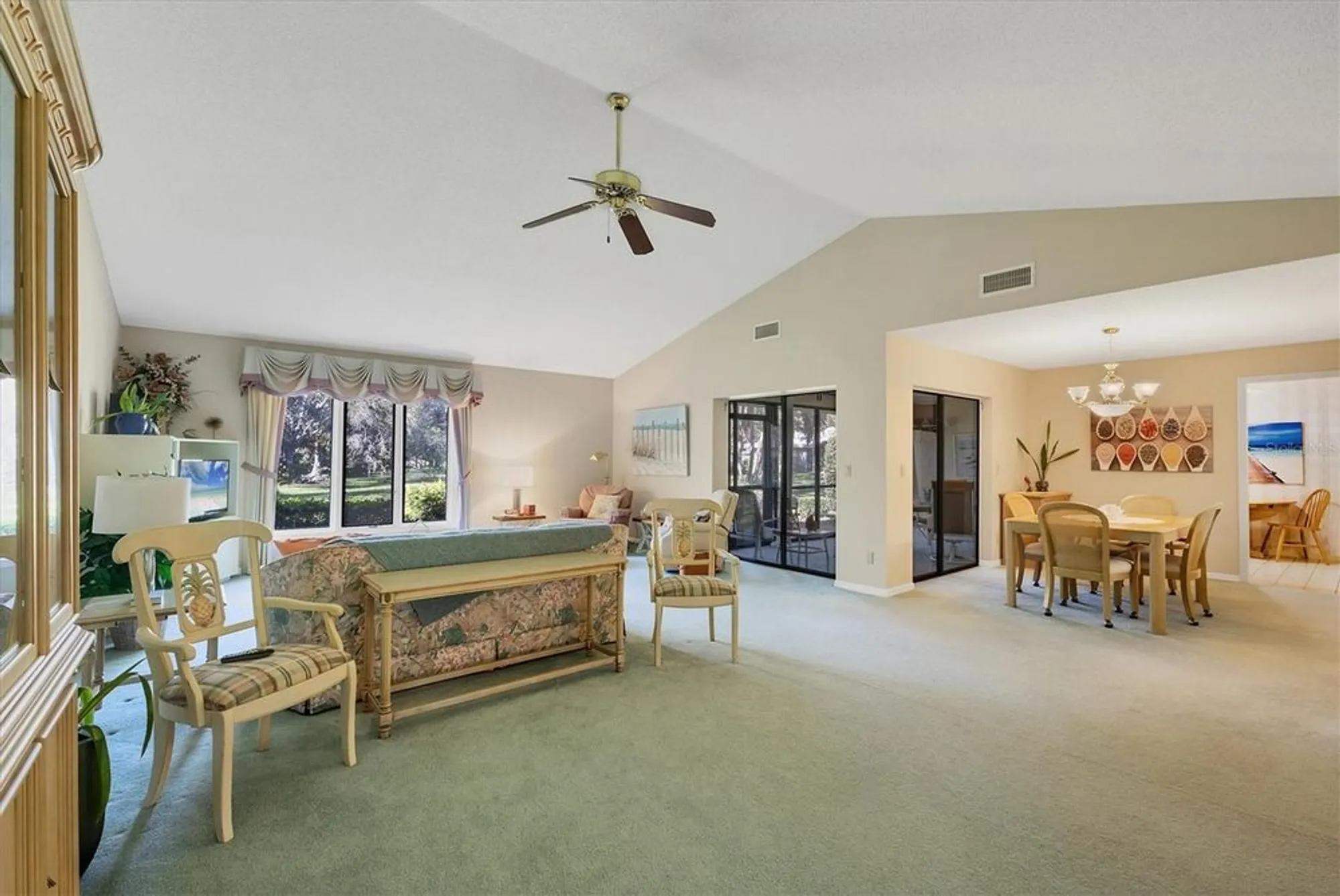 Property Slideshow image 8 of 59 | 3825 wilshire cir 1, Sarasota, FL, 34238