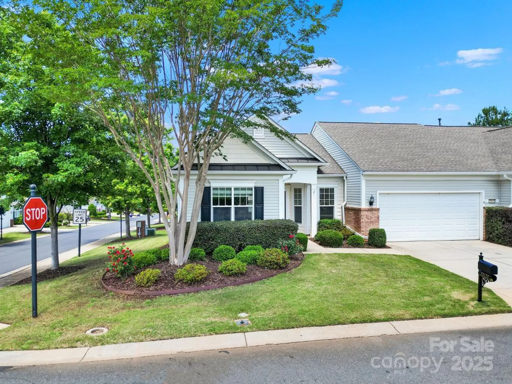 Property Slideshow image 24 of 41 | 28129 song sparrow ln, Fort Mill, SC, 29707