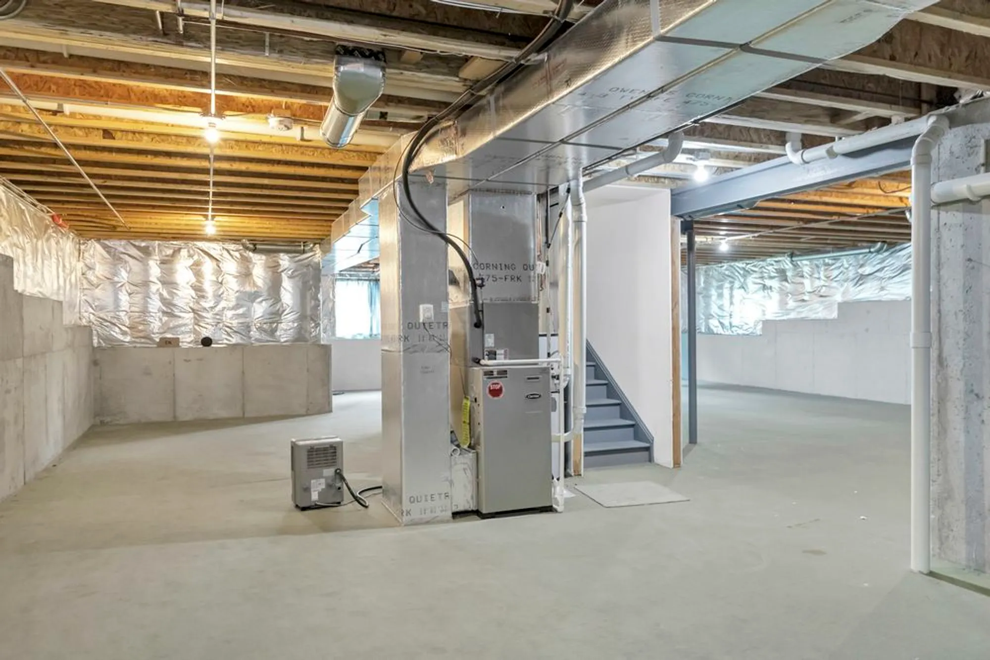 Property Slideshow image 37 of 43 | 3848 valhalla dr, Elgin, IL, 60124