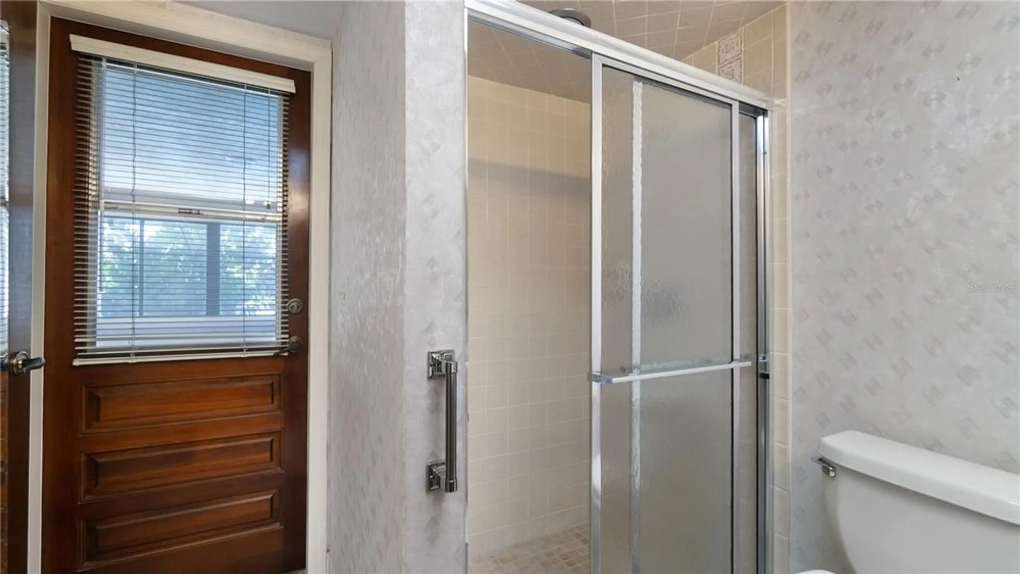 Property Slideshow image 26 of 50 | 965 pelican bay dr, Daytona Beach, FL, 32119