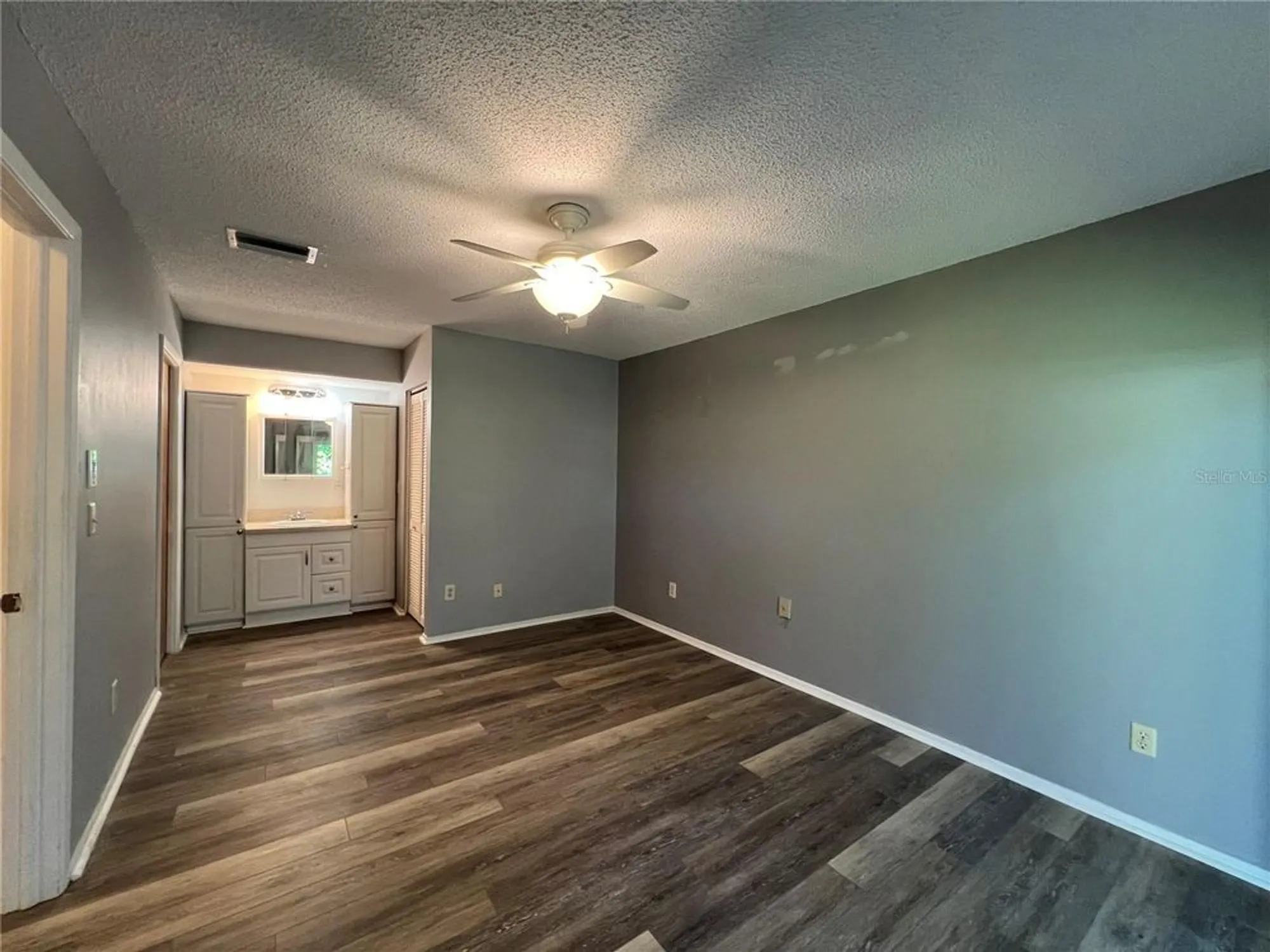 Property Slideshow image 20 of 33 | 1614 berwick ct d, Palm Harbor, FL, 34684