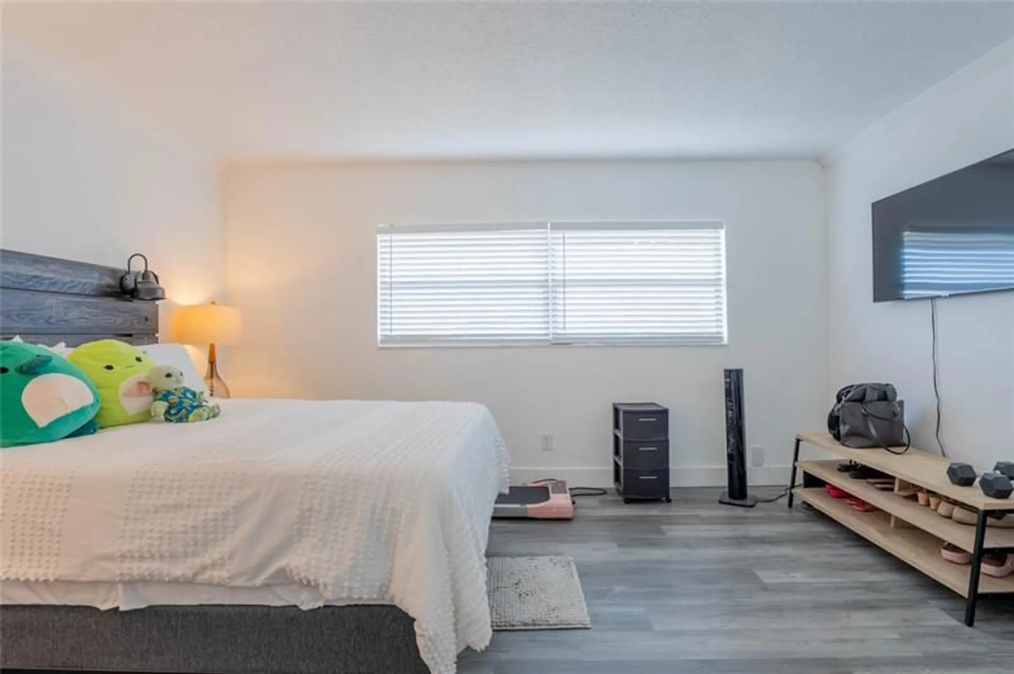 Property Slideshow image 15 of 31 | 1000 country club dr 403, Margate, FL, 33063