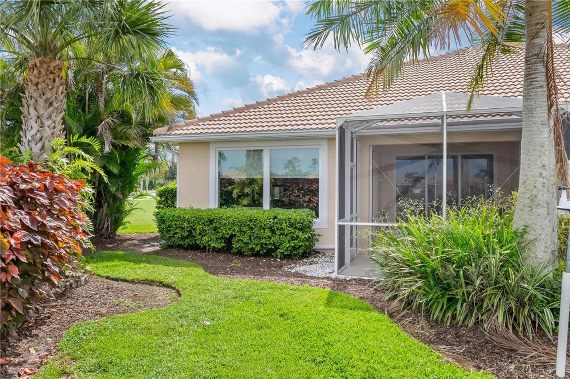 Property Slideshow image 36 of 57 | 5064 whispering oaks dr, North Port, FL, 34287