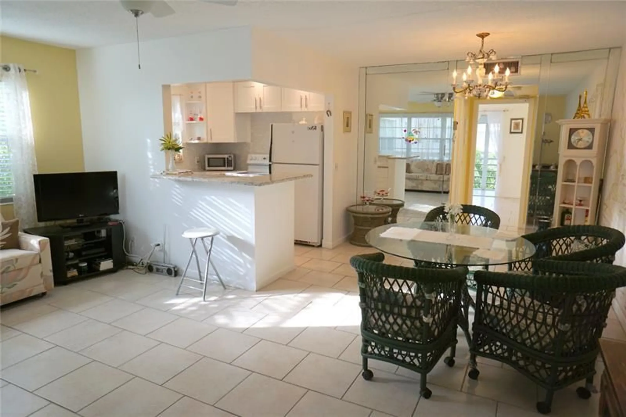 Property Slideshow image 4 of 37 | 105 prescott e unit e, Deerfield Beach, FL, 33442