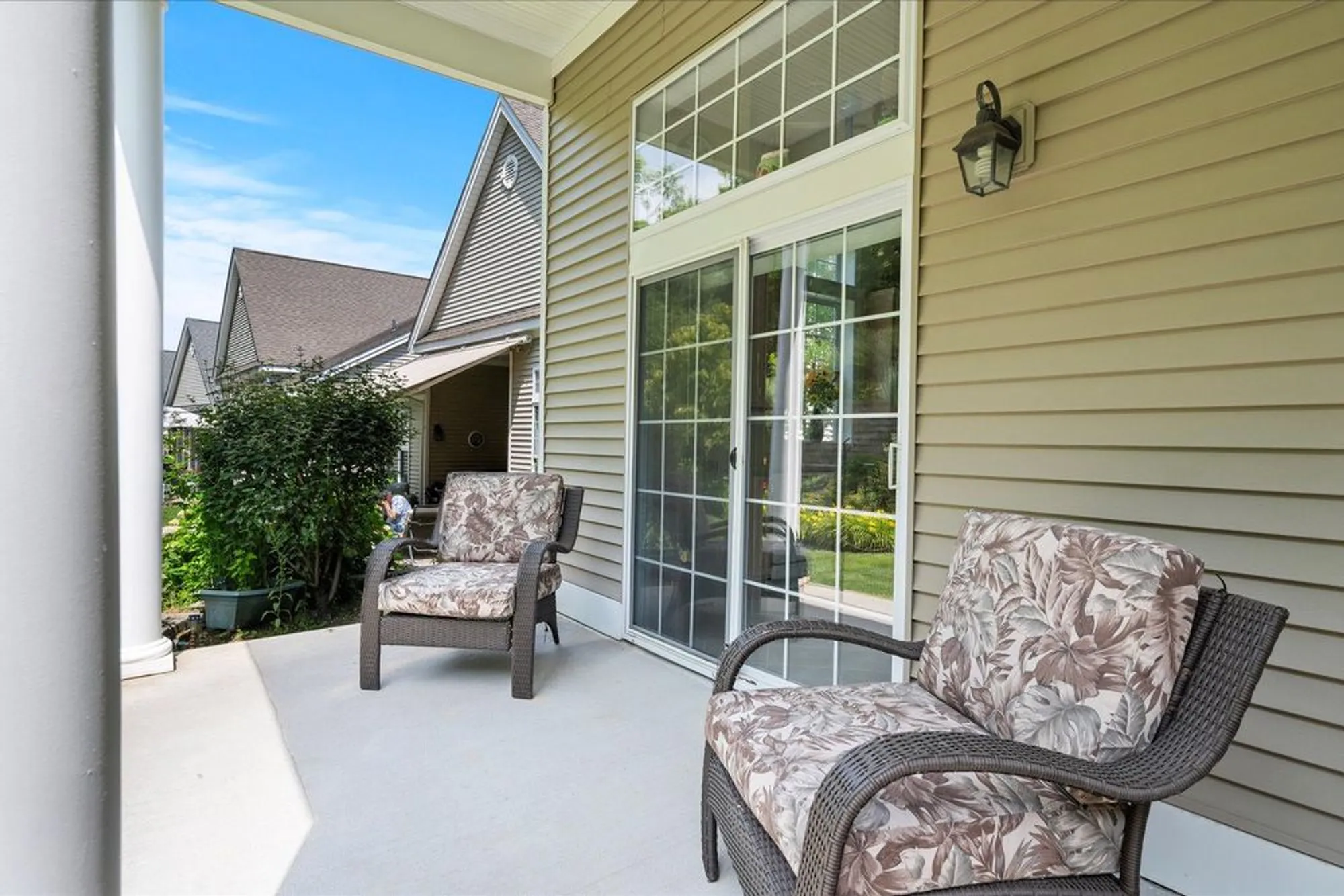 Property Slideshow image 18 of 24 | 226 sonata ct, Eastport, NY, 11941