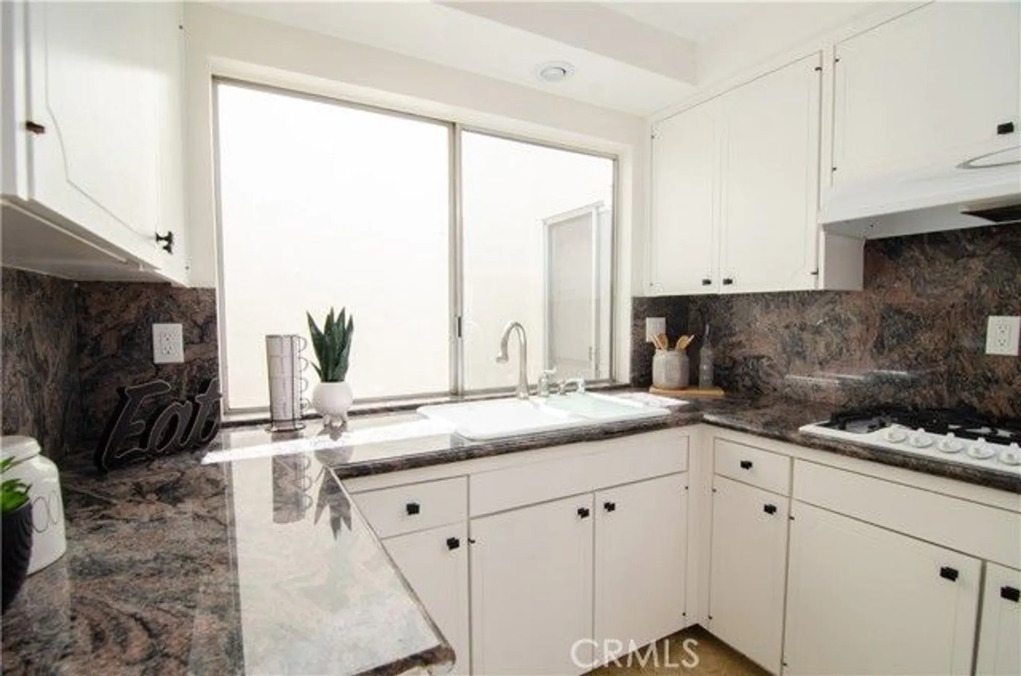 Property Slideshow image 16 of 44 | 26701 oak branch cir, Newhall, CA, 91321