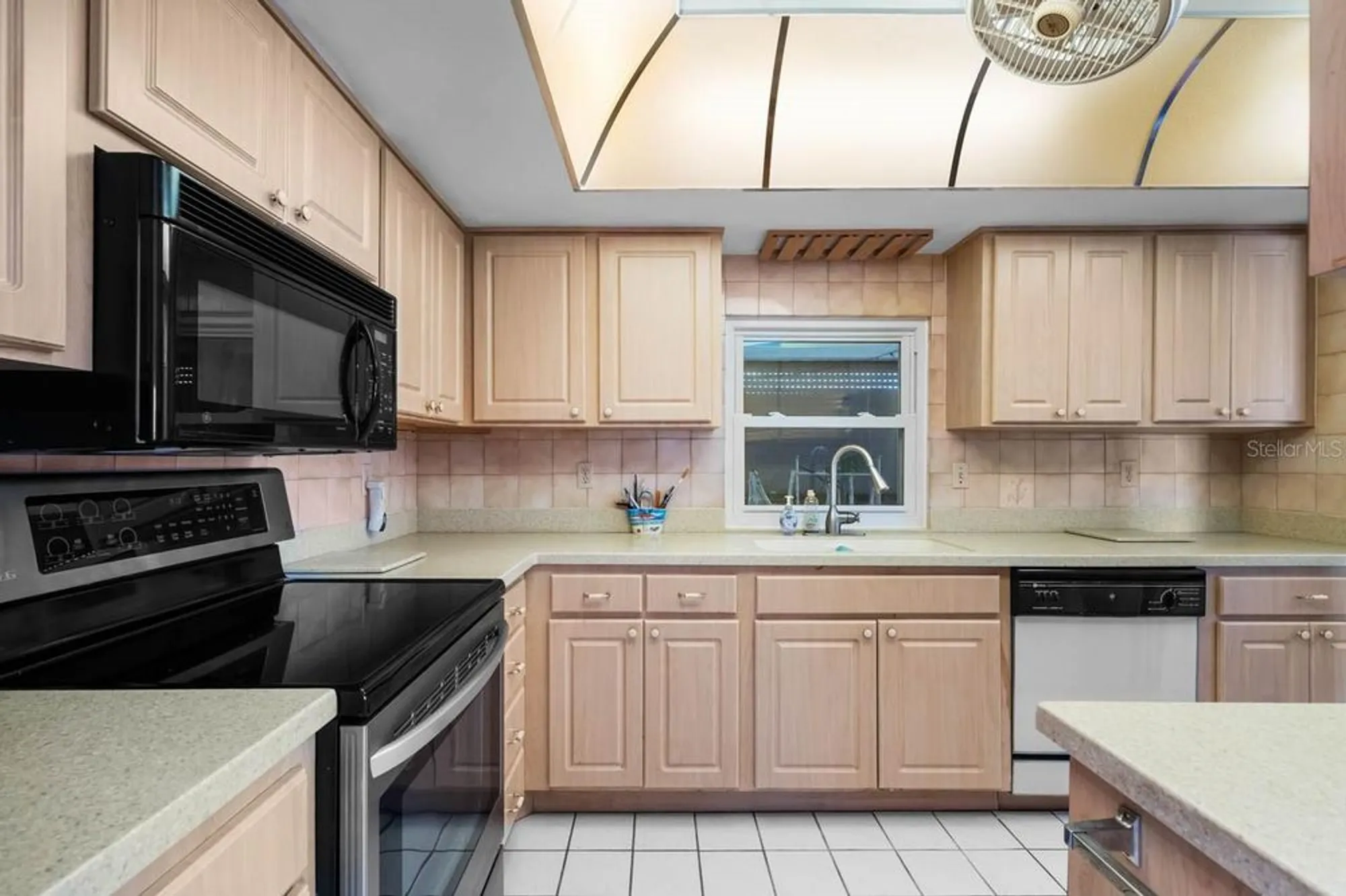 Property Slideshow image 11 of 45 | 606 fort duquesna dr, Sun City Center, FL, 33573