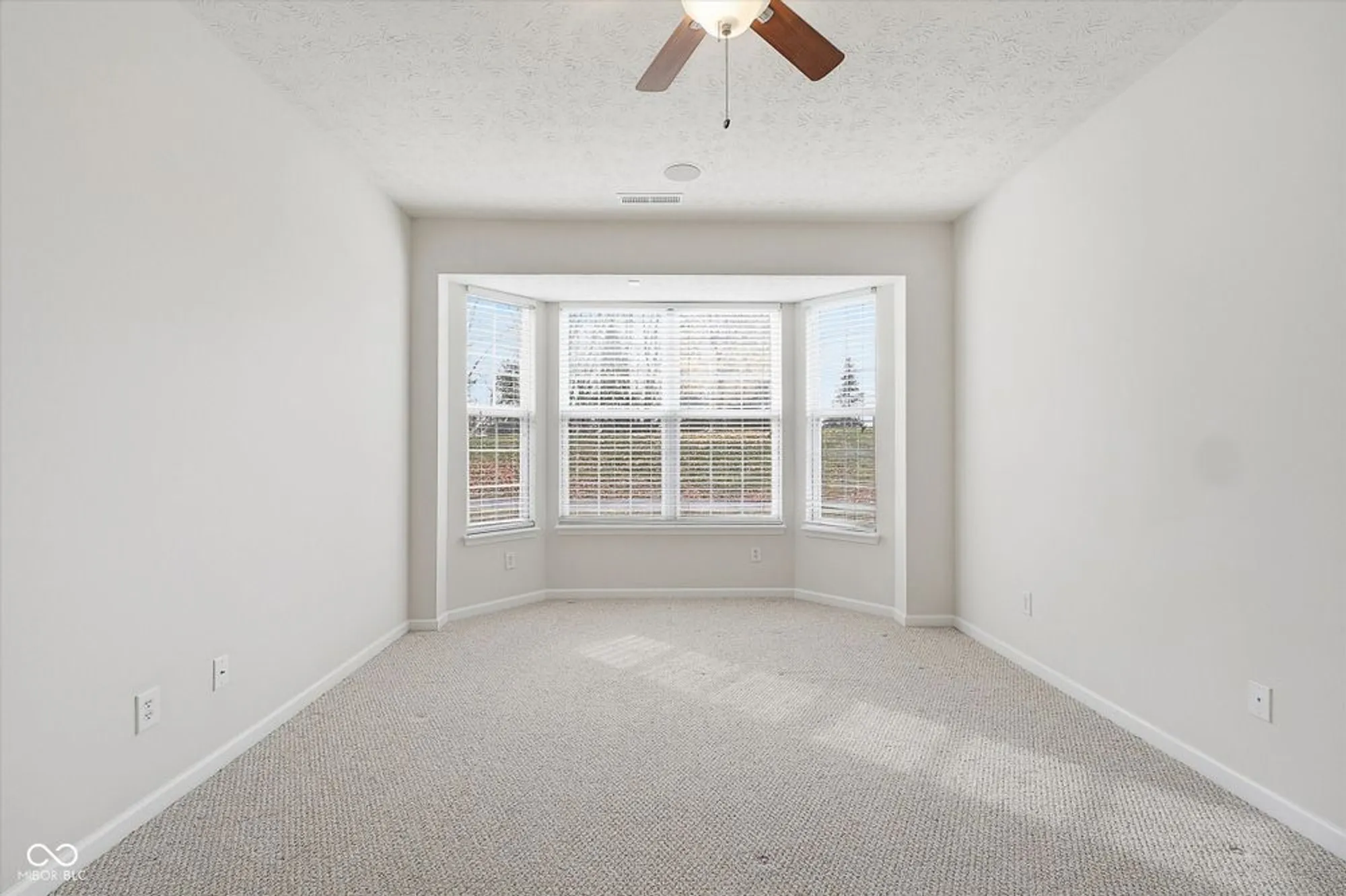 Property Slideshow image 17 of 42 | 12766 winery way, Fishers, IN, 46037