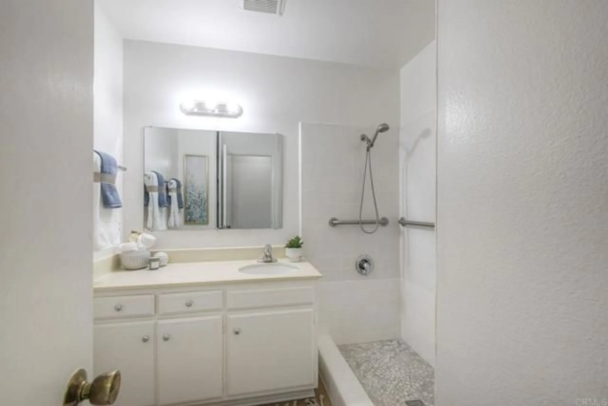 Property Slideshow image 15 of 41 | 3839 vista campana 16, Oceanside, CA, 92057